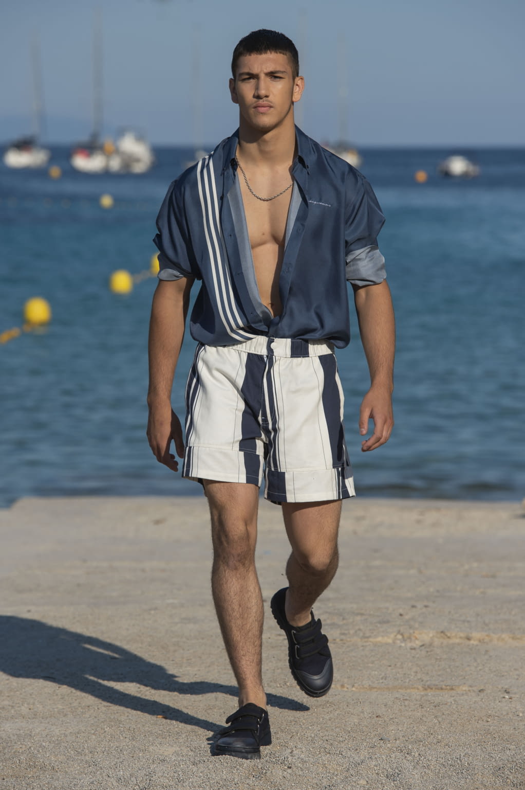 Fashion Week Paris Spring/Summer 2019 look 29 from the Jacquemus collection menswear