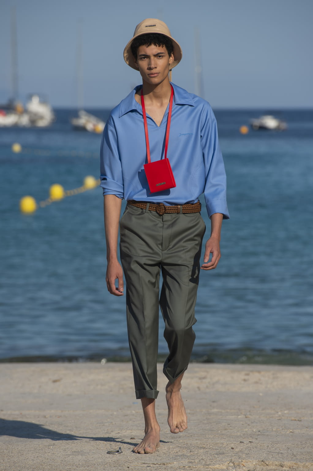 Fashion Week Paris Spring/Summer 2019 look 32 from the Jacquemus collection menswear