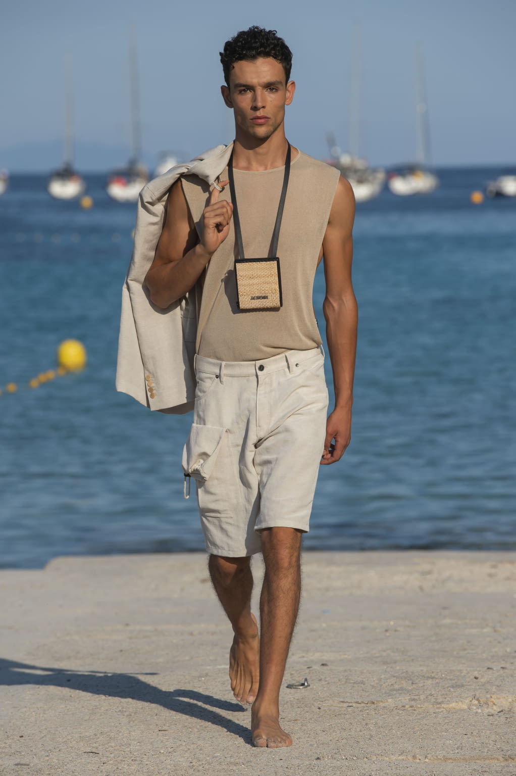 Fashion Week Paris Spring/Summer 2019 look 31 from the Jacquemus collection menswear