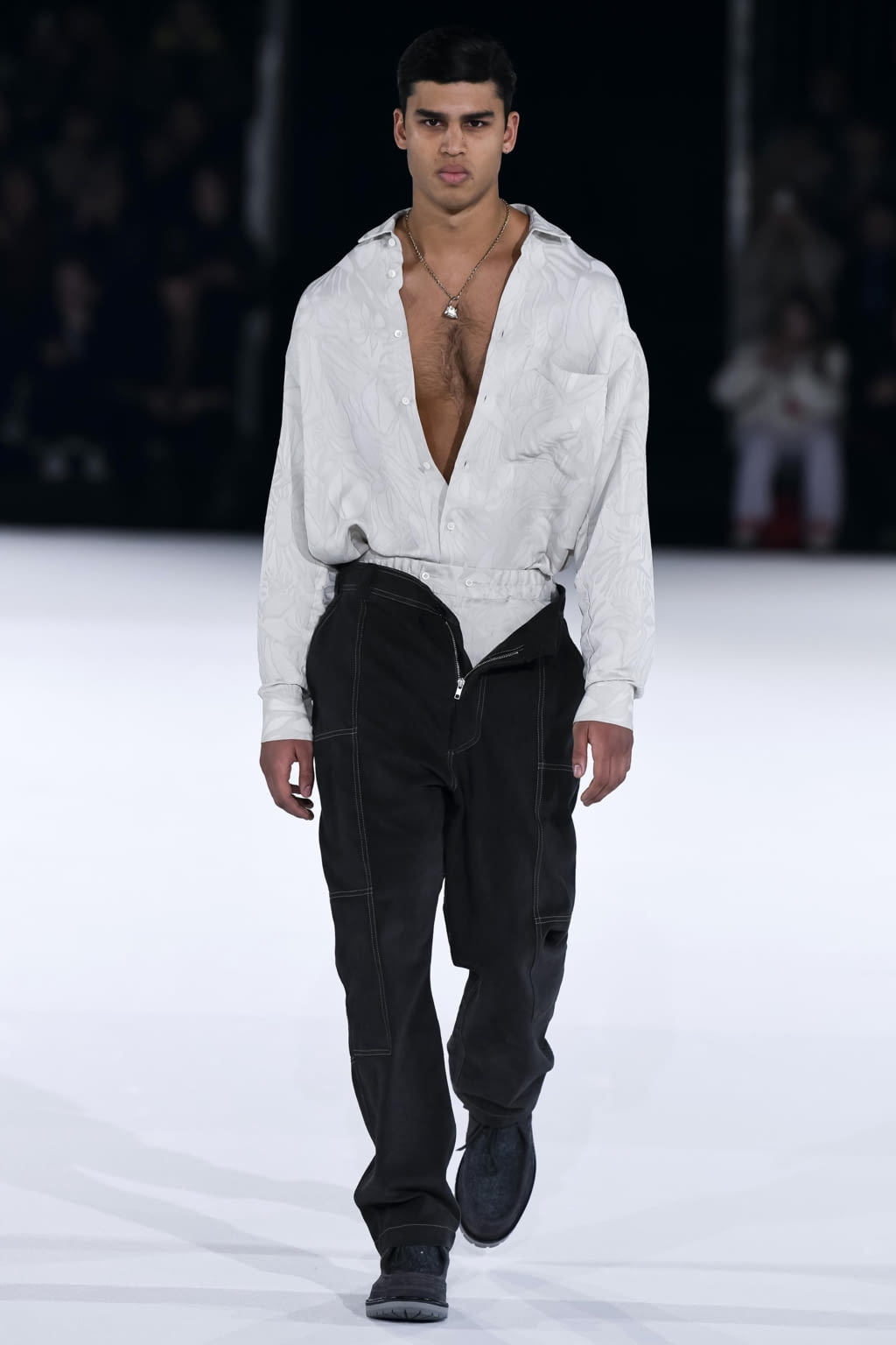 Fashion Week Paris Fall/Winter 2020 look 4 from the Jacquemus collection menswear