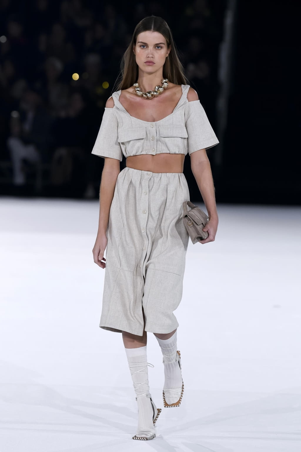 Fashion Week Paris Fall/Winter 2020 look 5 de la collection Jacquemus womenswear