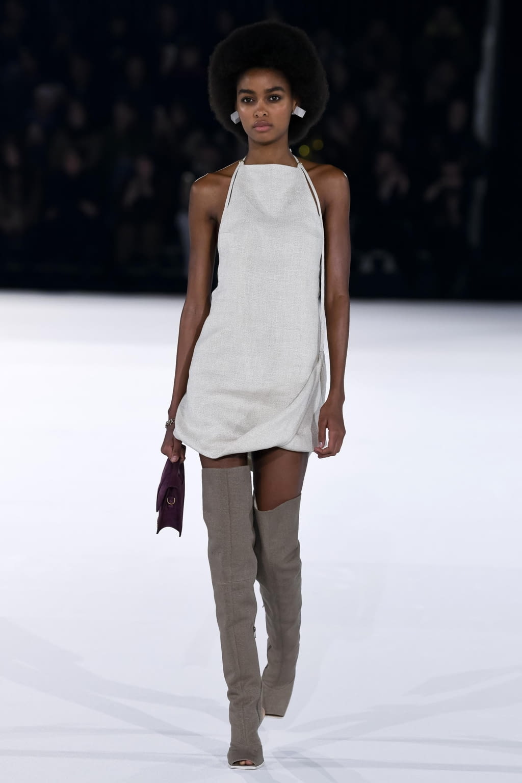 Fashion Week Paris Fall/Winter 2020 look 8 de la collection Jacquemus womenswear