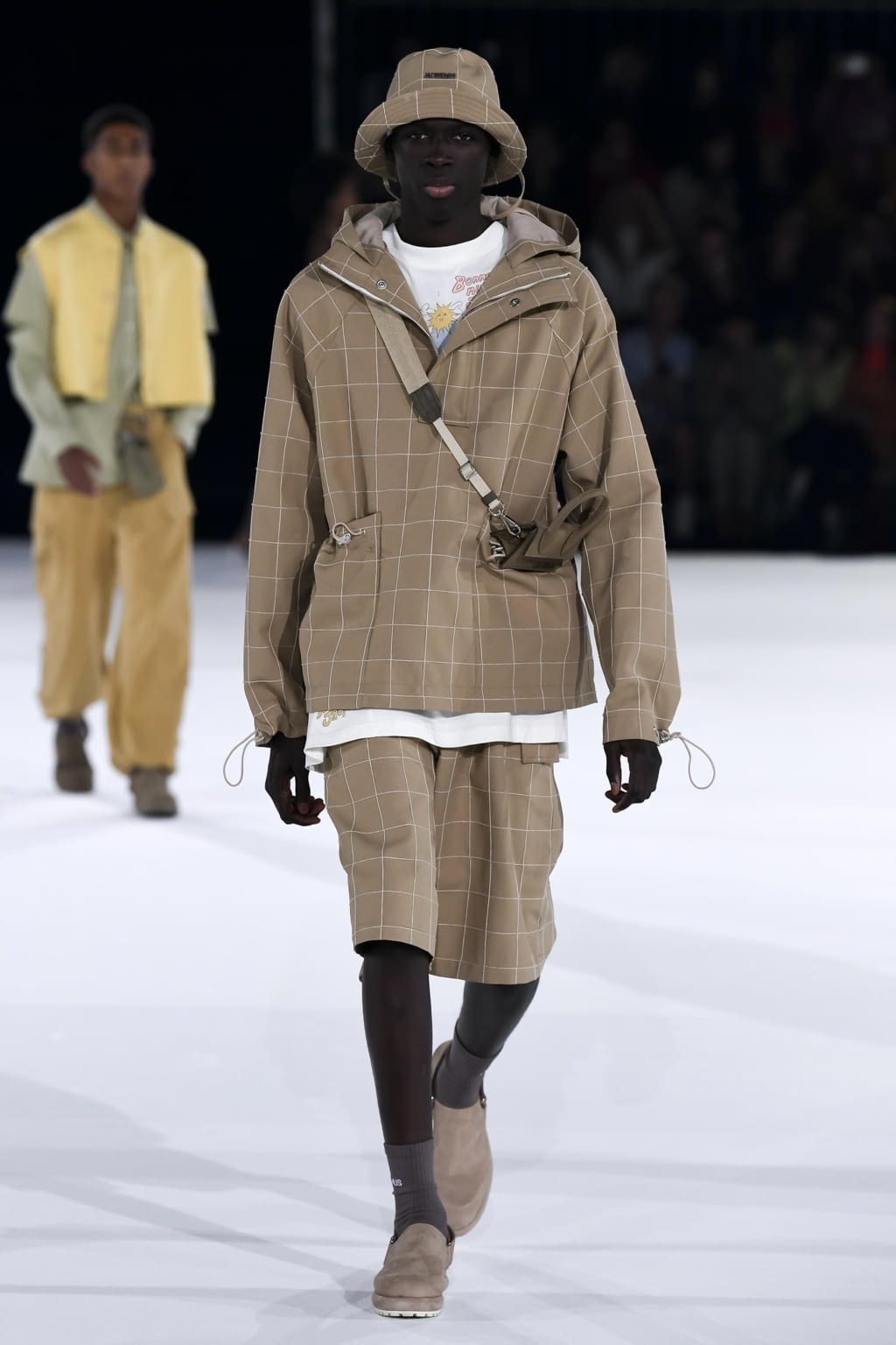 Fashion Week Paris Fall/Winter 2020 look 12 from the Jacquemus collection 男装