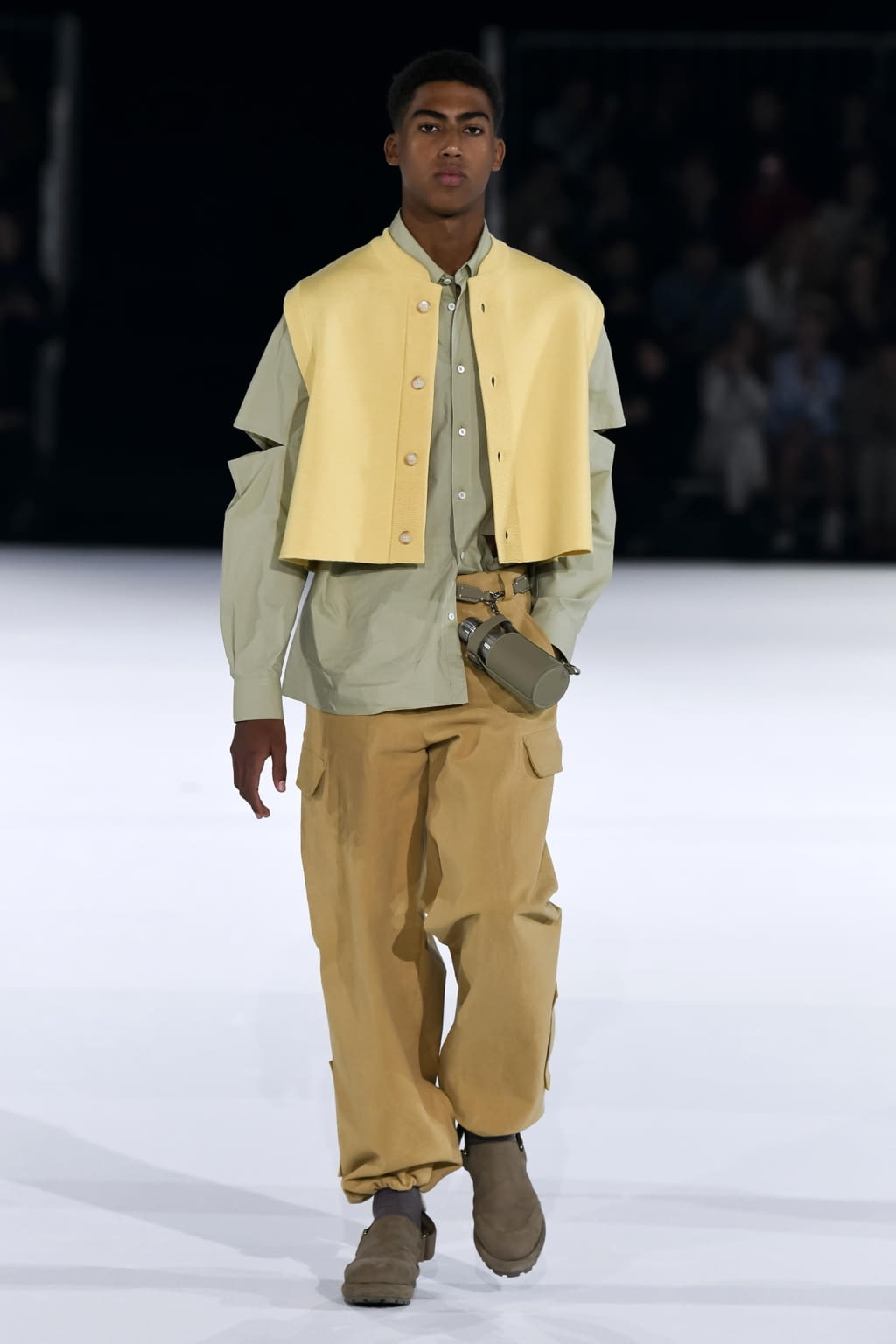 Fashion Week Paris Fall/Winter 2020 look 13 from the Jacquemus collection menswear