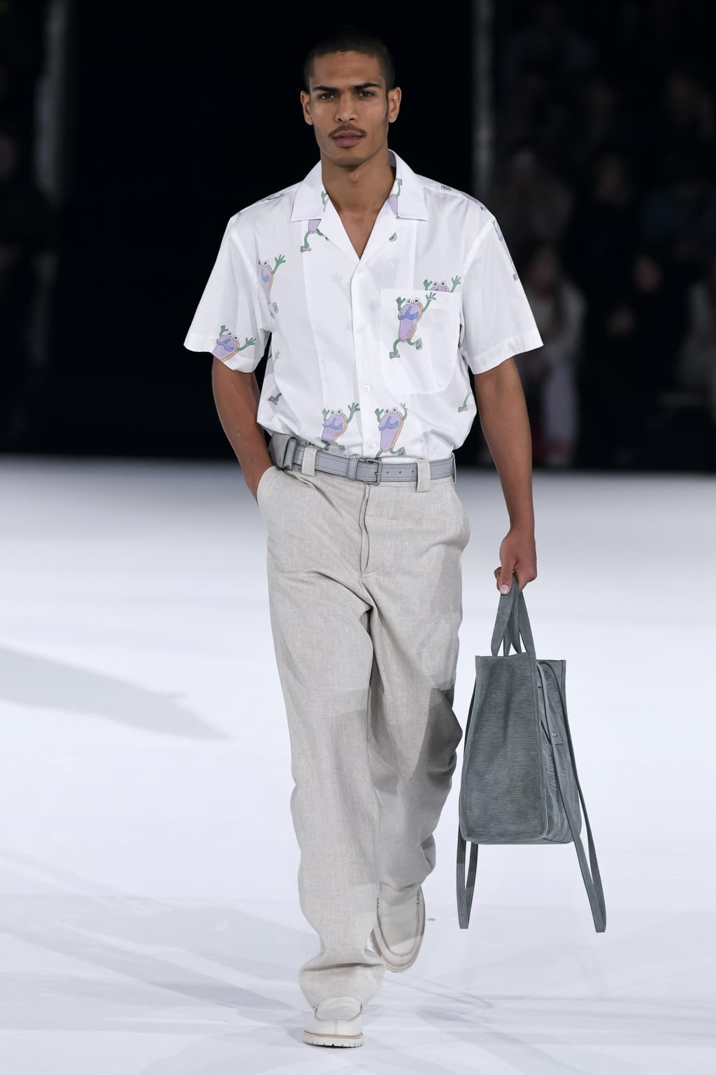 Fashion Week Paris Fall/Winter 2020 look 19 from the Jacquemus collection menswear