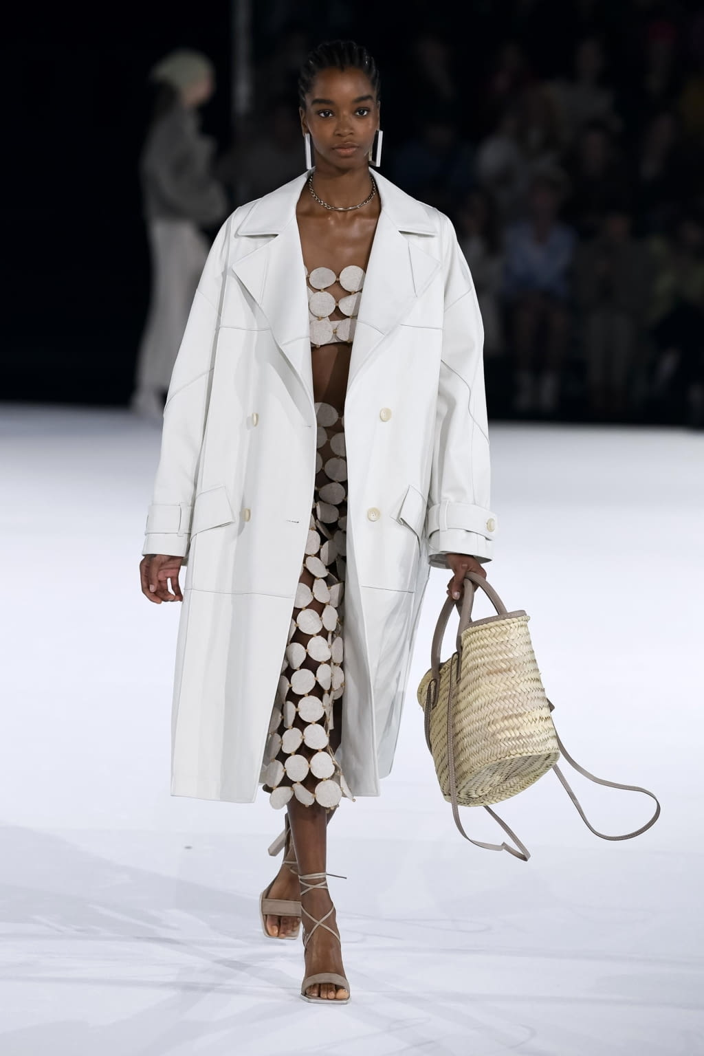 Fashion Week Paris Fall/Winter 2020 look 22 from the Jacquemus collection 女装
