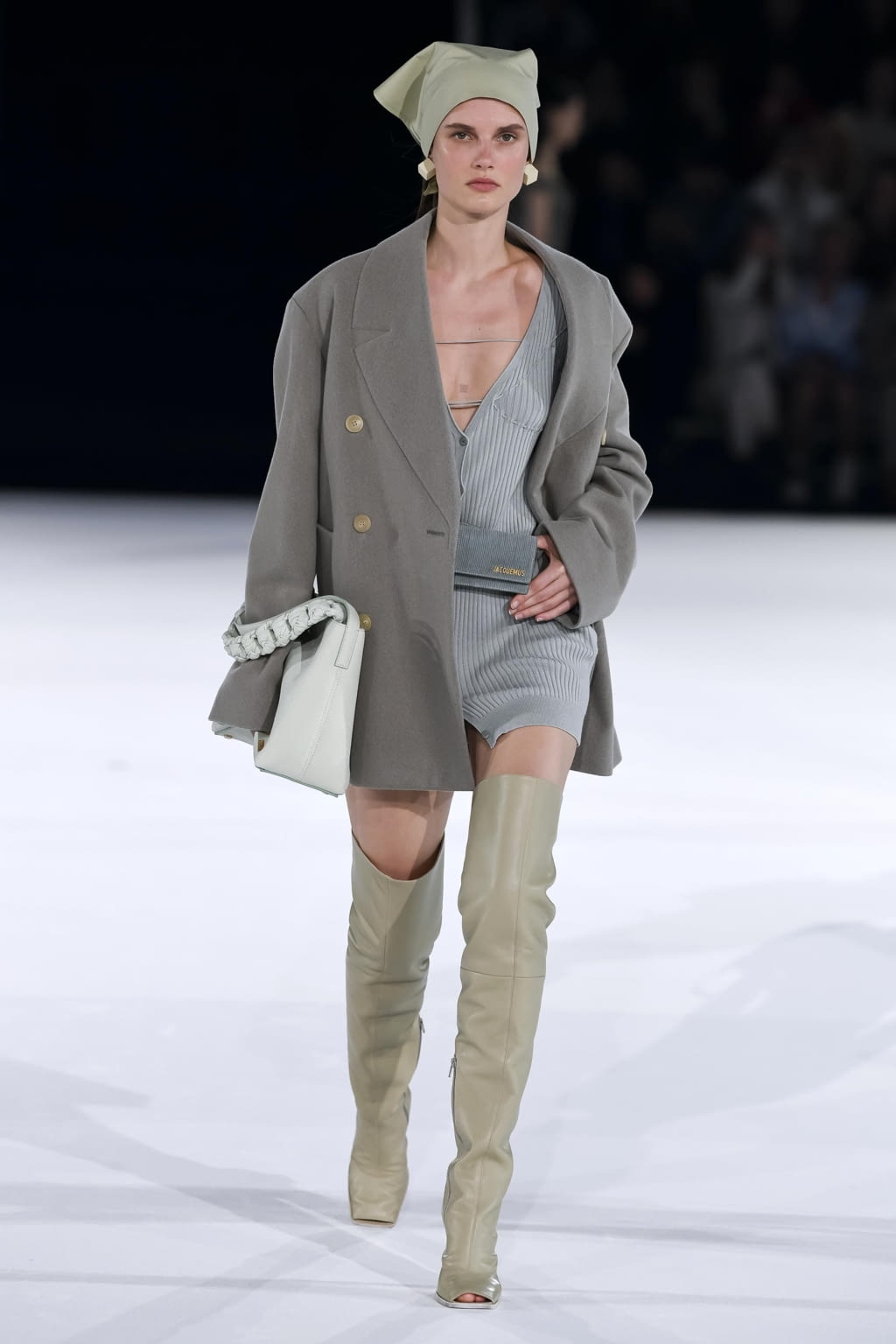 Fashion Week Paris Fall/Winter 2020 look 24 de la collection Jacquemus menswear