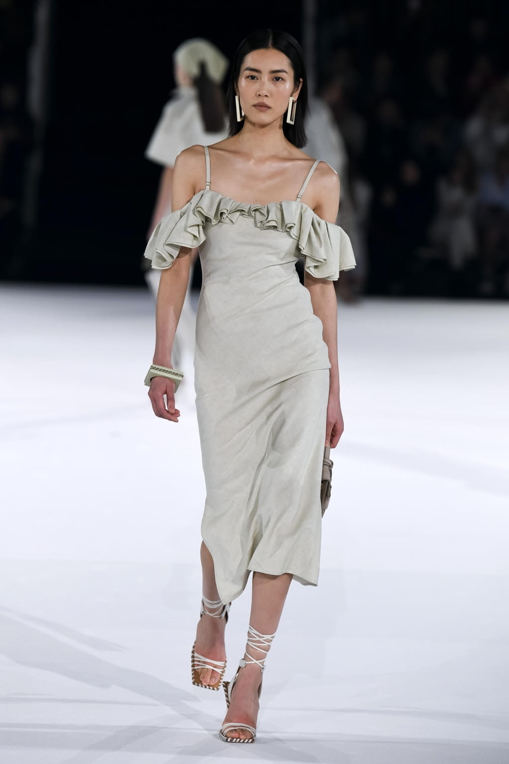 Fashion Week Paris Fall/Winter 2020 look 26 de la collection Jacquemus womenswear