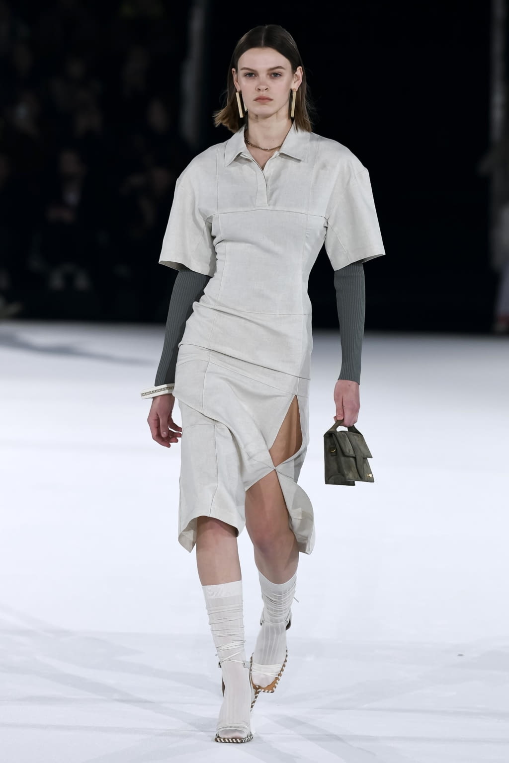 Fashion Week Paris Fall/Winter 2020 look 29 de la collection Jacquemus menswear