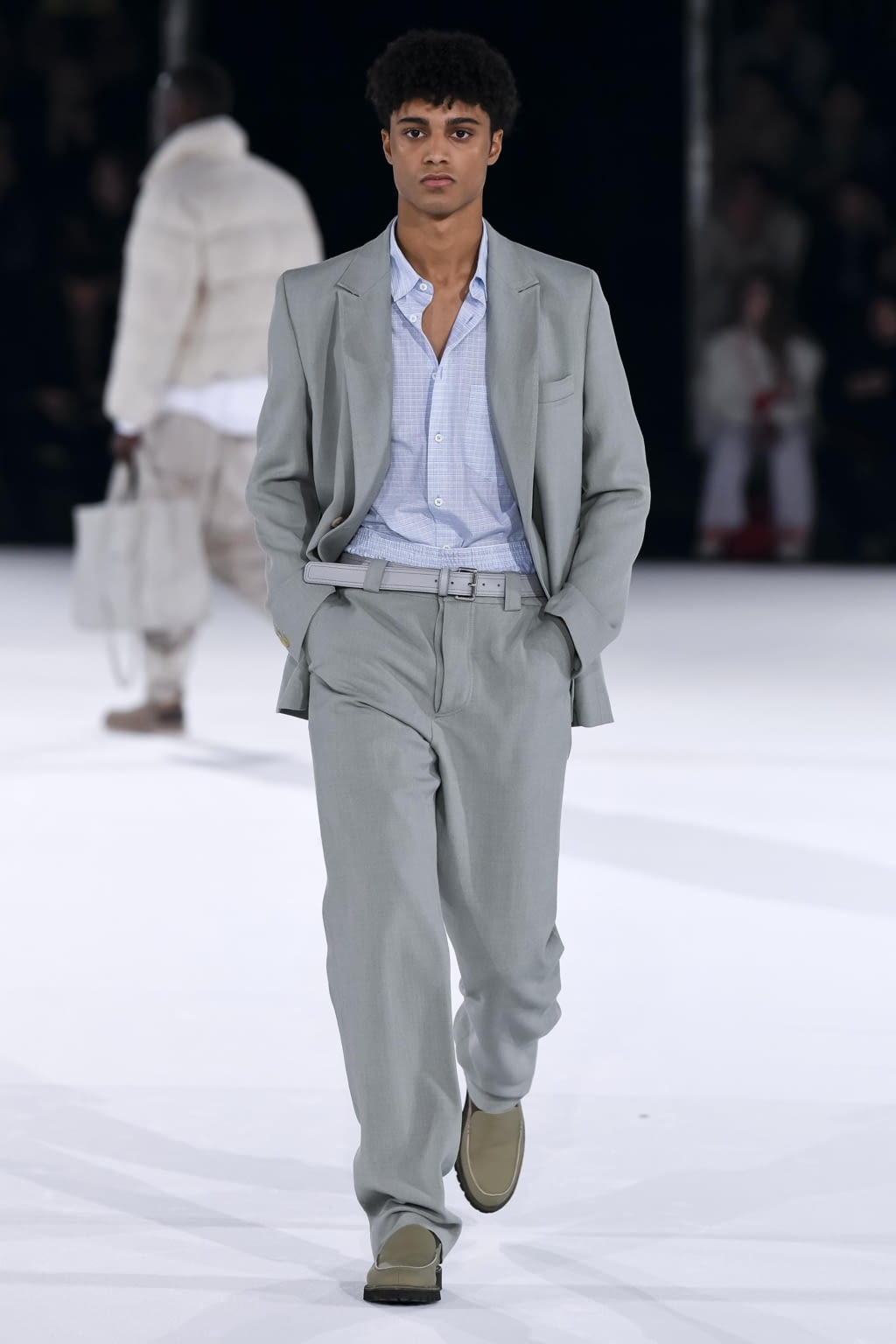 Fashion Week Paris Fall/Winter 2020 look 30 de la collection Jacquemus menswear
