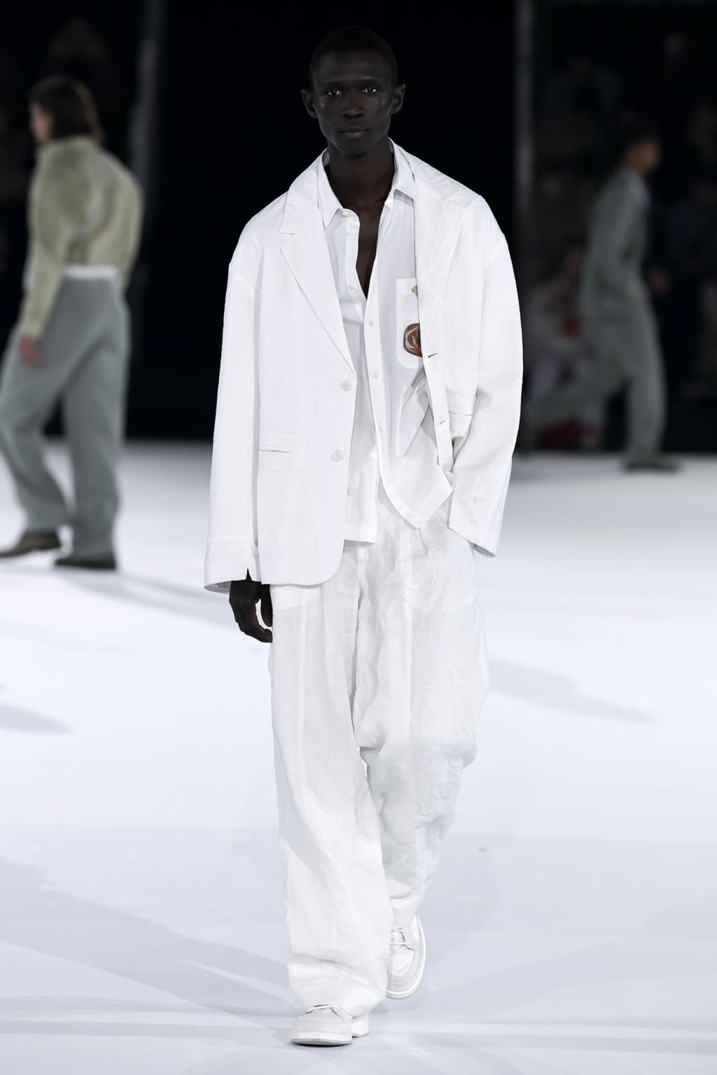 Fashion Week Paris Fall/Winter 2020 look 33 de la collection Jacquemus menswear