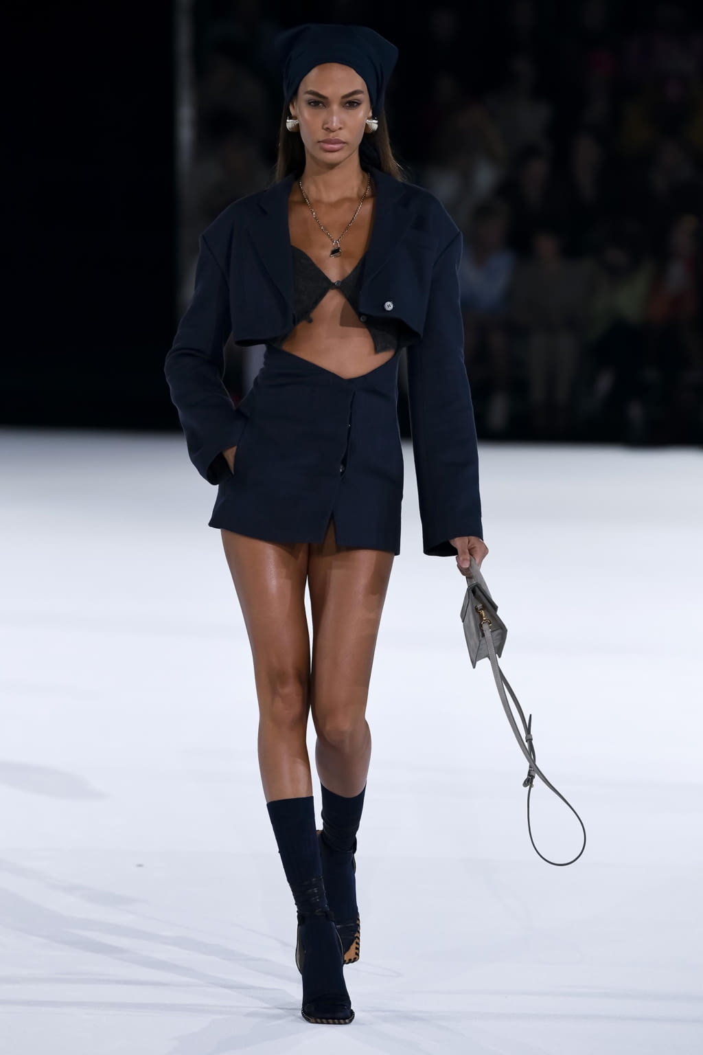 Fashion Week Paris Fall/Winter 2020 look 34 de la collection Jacquemus womenswear