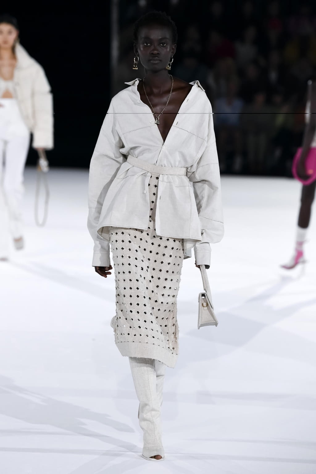Fashion Week Paris Fall/Winter 2020 look 55 from the Jacquemus collection womenswear
