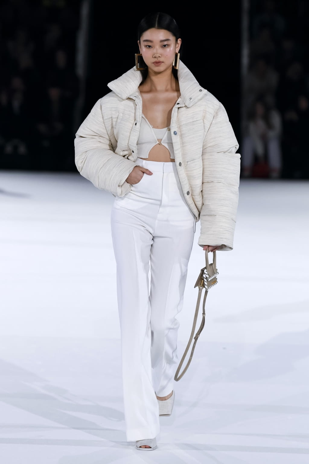 Fashion Week Paris Fall/Winter 2020 look 56 from the Jacquemus collection womenswear