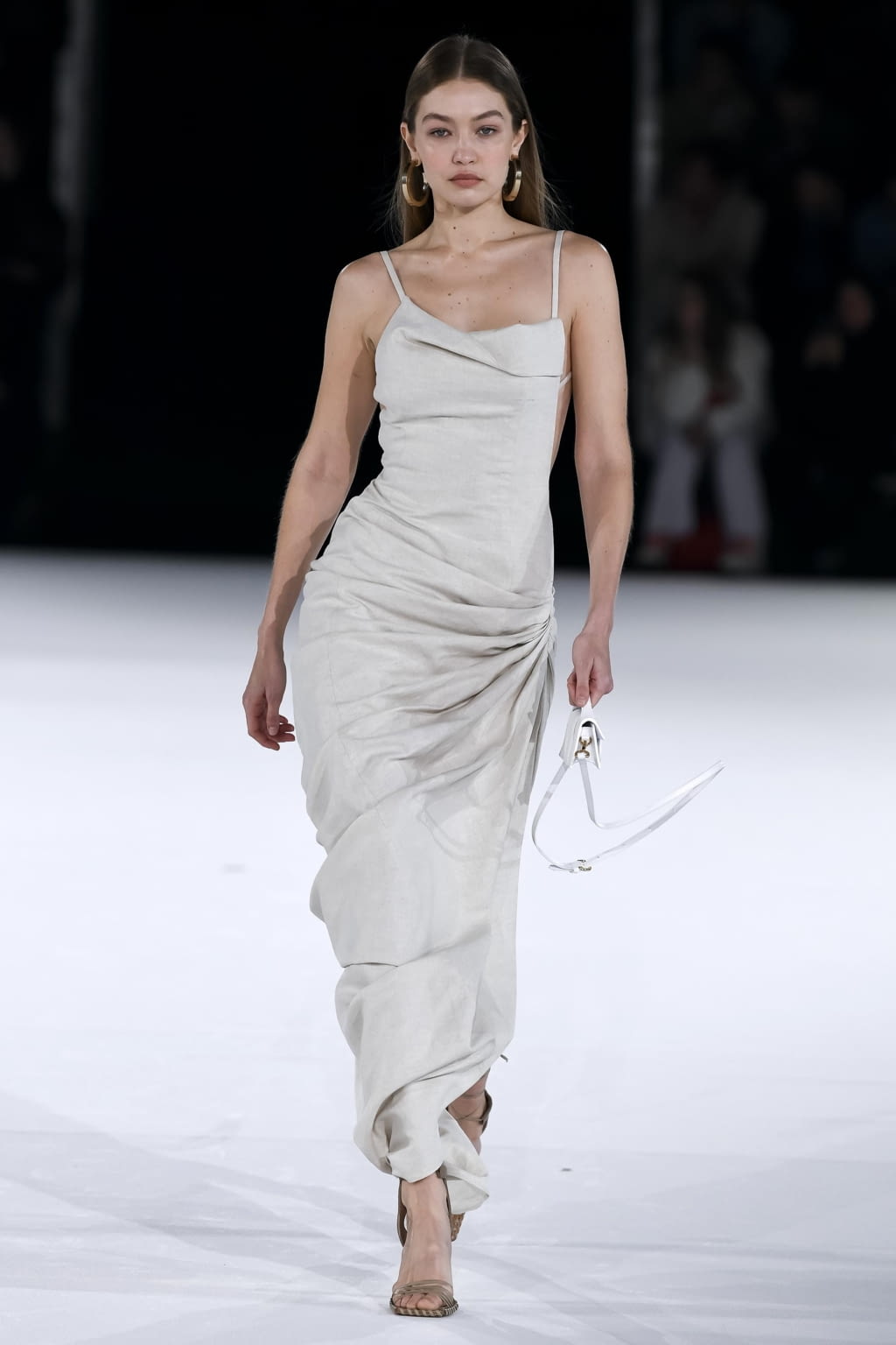 Fashion Week Paris Fall/Winter 2020 look 60 de la collection Jacquemus womenswear