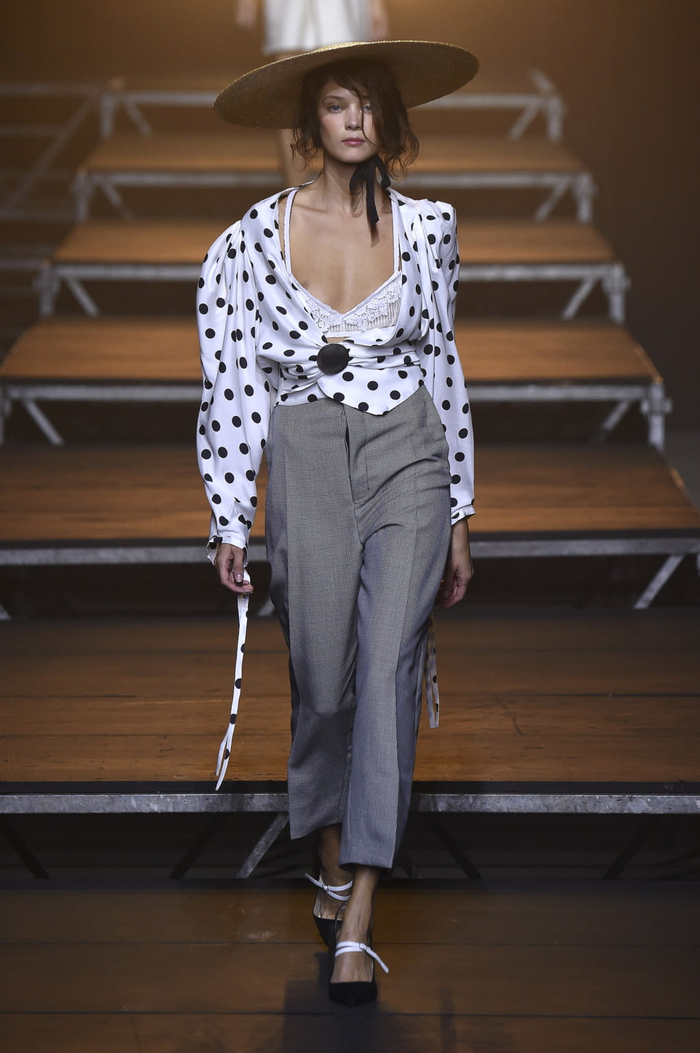 Fashion Week Paris Spring/Summer 2017 look 18 from the Jacquemus collection womenswear