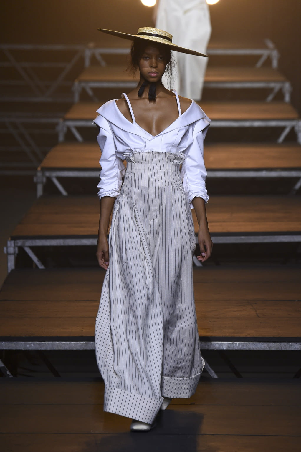 Fashion Week Paris Spring/Summer 2017 look 25 from the Jacquemus collection womenswear