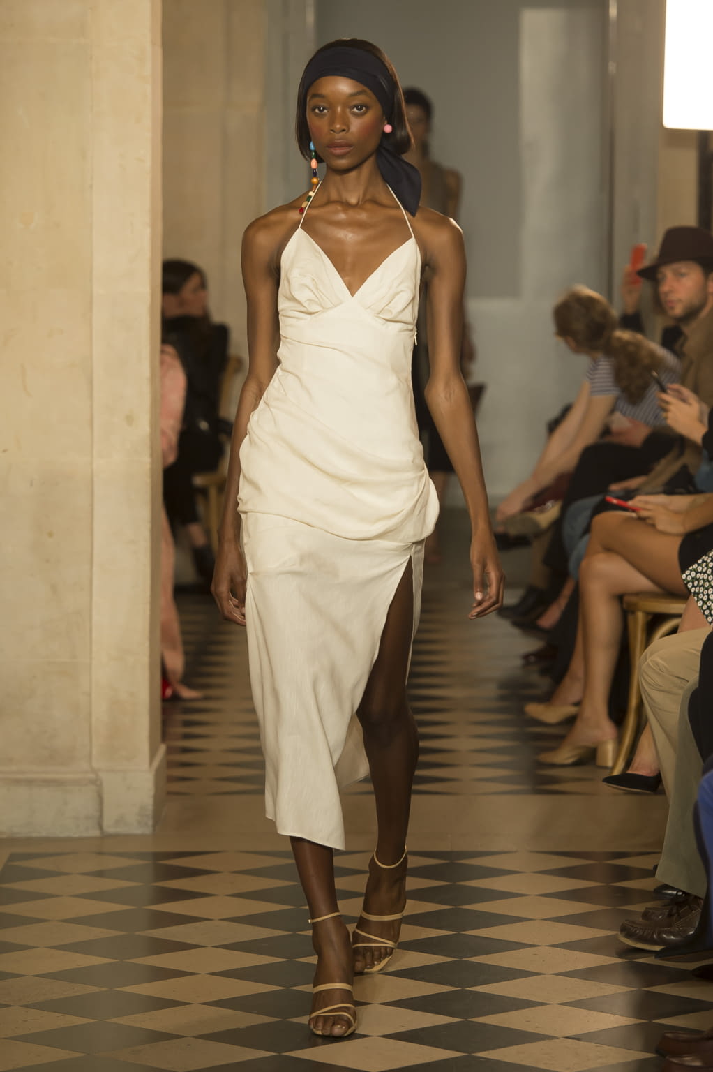 Fashion Week Paris Spring/Summer 2018 look 15 from the Jacquemus collection womenswear