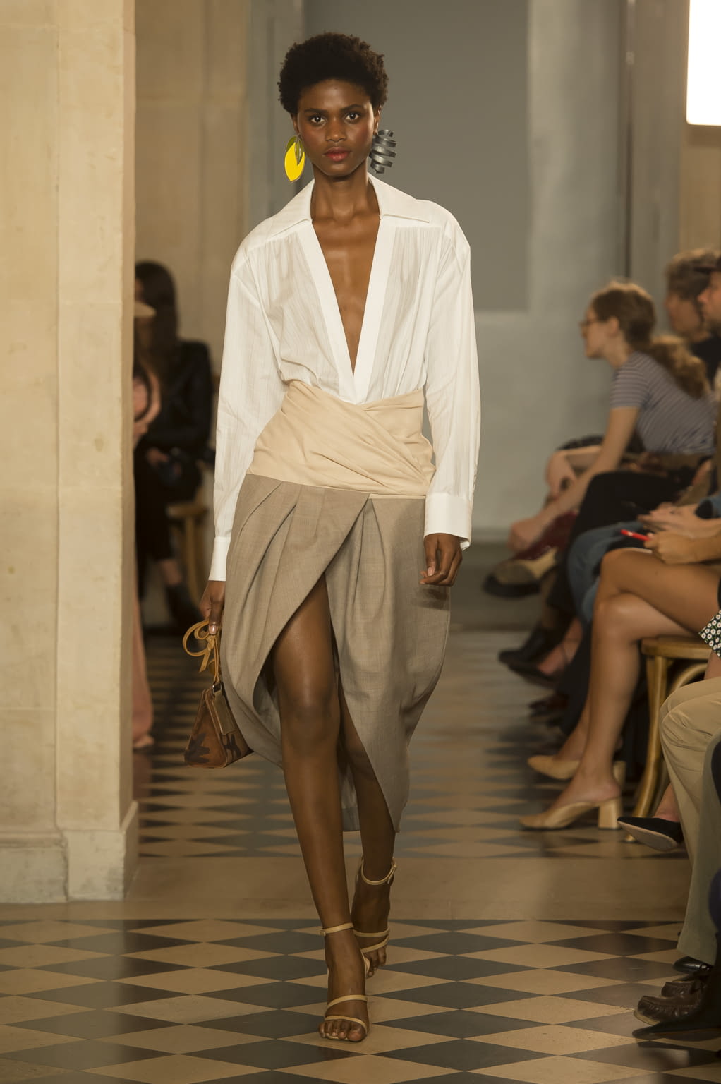Fashion Week Paris Spring/Summer 2018 look 36 from the Jacquemus collection womenswear