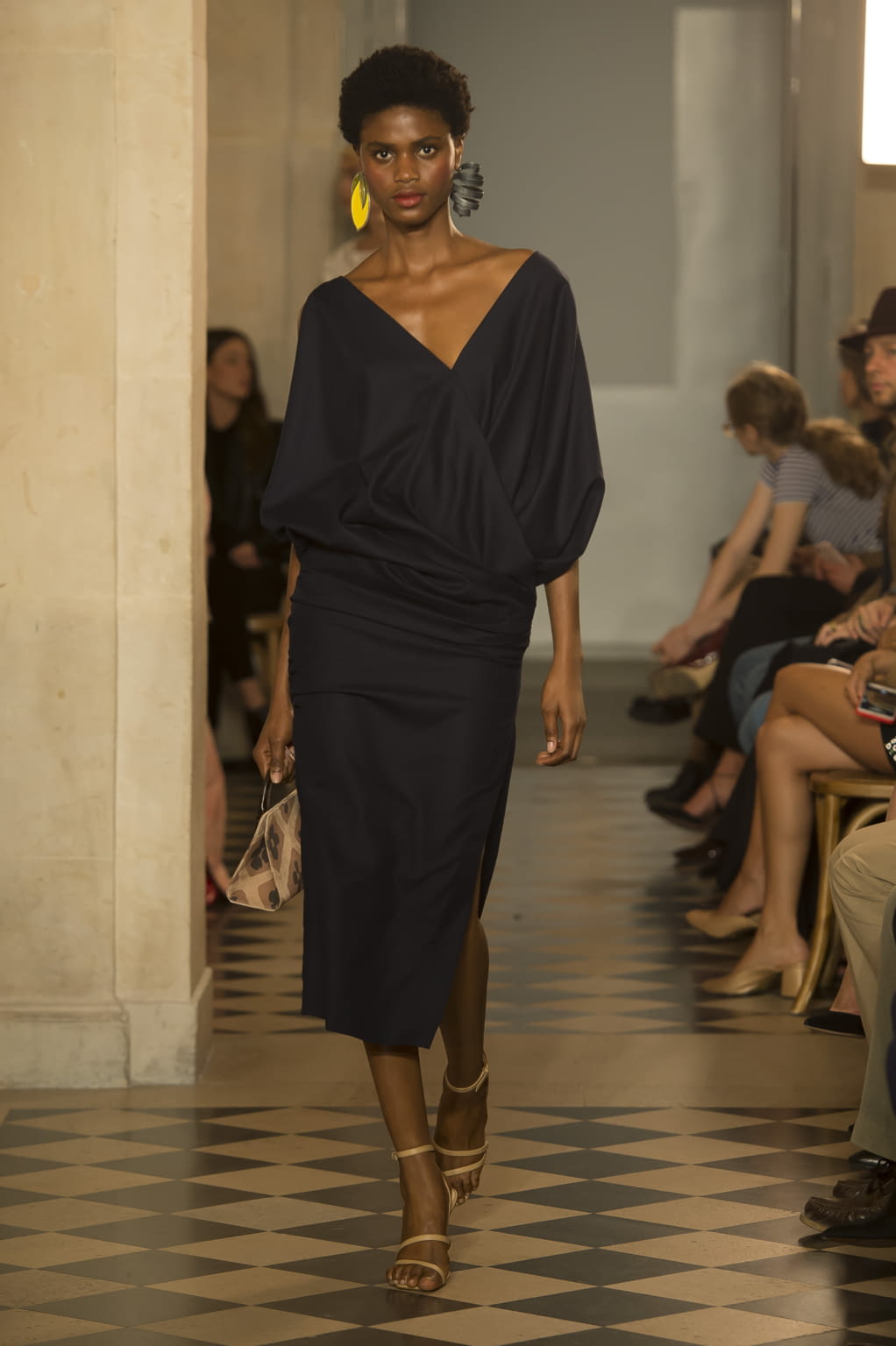 Fashion Week Paris Spring/Summer 2018 look 6 de la collection Jacquemus womenswear
