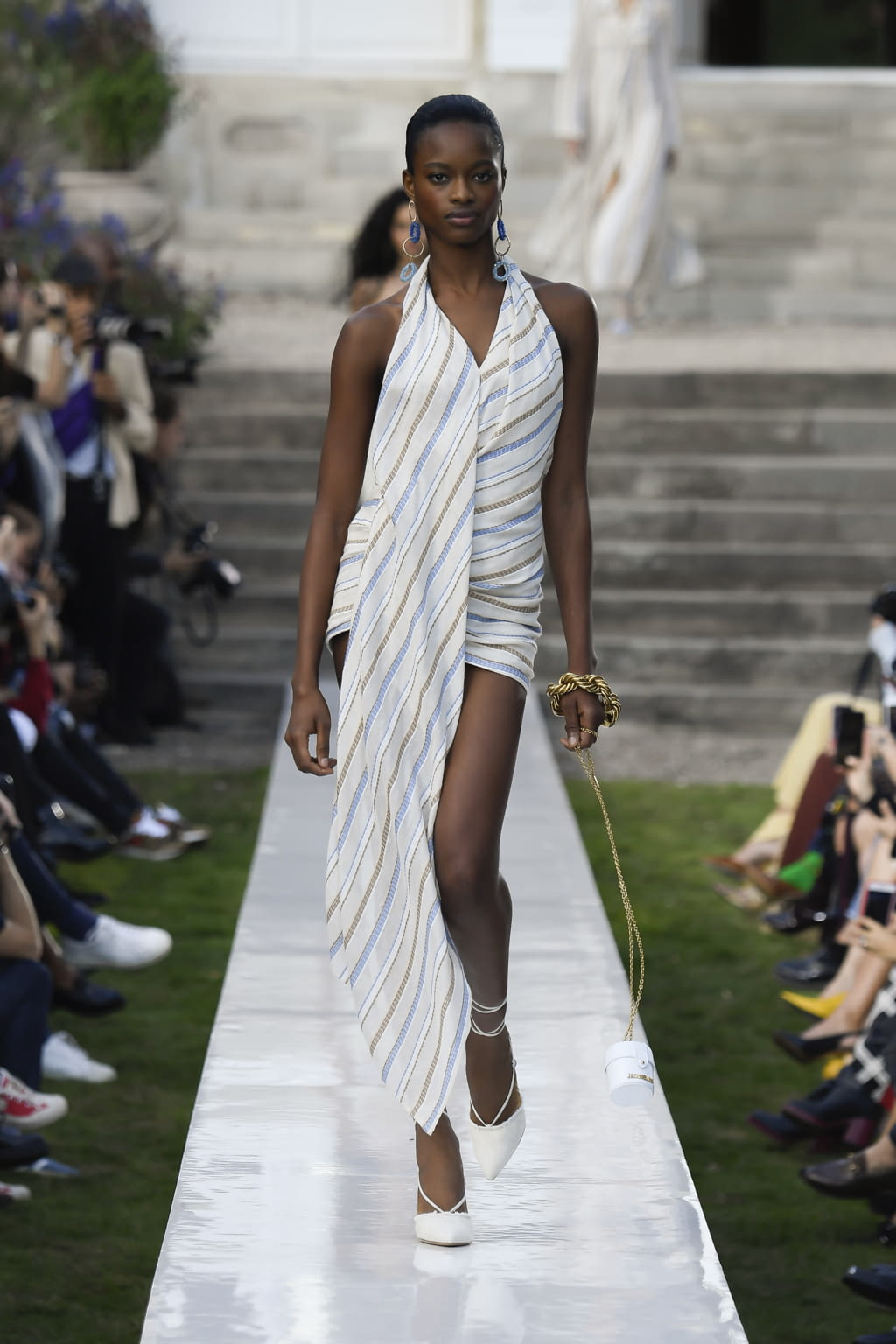 Fashion Week Paris Spring/Summer 2019 look 12 de la collection Jacquemus womenswear