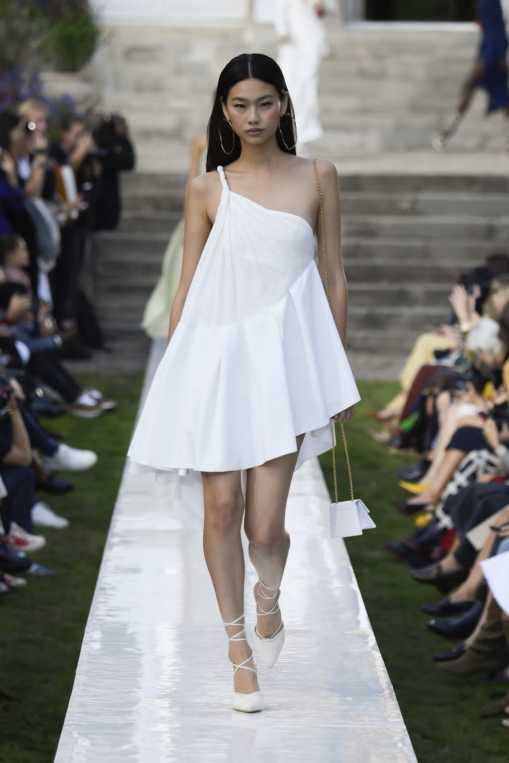 Fashion Week Paris Spring/Summer 2019 look 15 de la collection Jacquemus womenswear