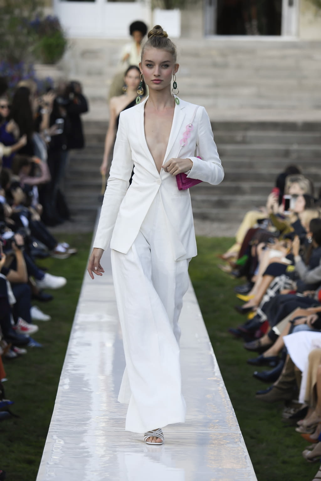Fashion Week Paris Spring/Summer 2019 look 17 de la collection Jacquemus womenswear