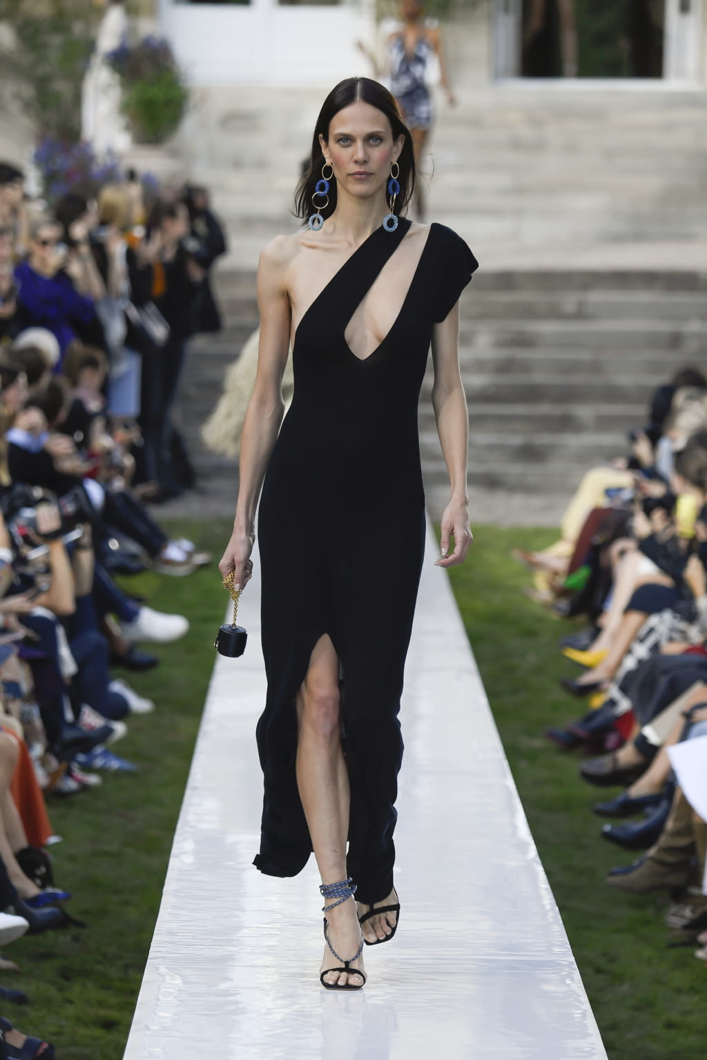 Fashion Week Paris Spring/Summer 2019 look 18 de la collection Jacquemus womenswear