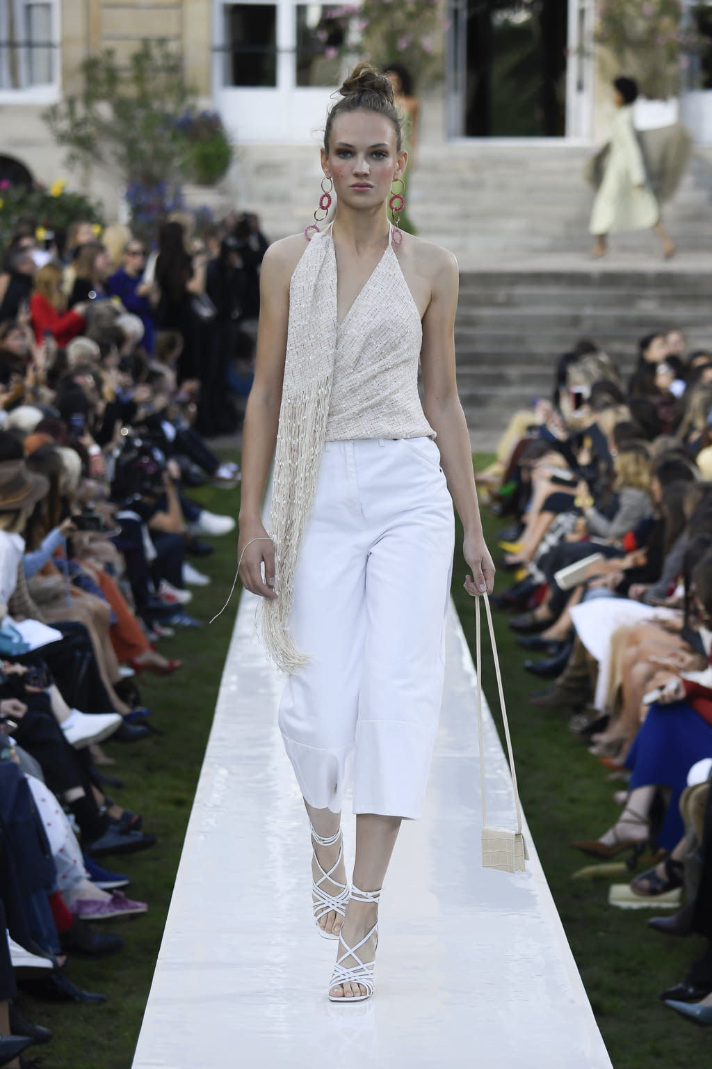 Fashion Week Paris Spring/Summer 2019 look 23 from the Jacquemus collection womenswear