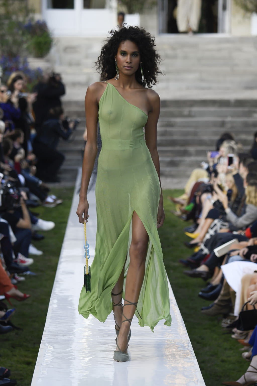Fashion Week Paris Spring/Summer 2019 look 25 de la collection Jacquemus womenswear
