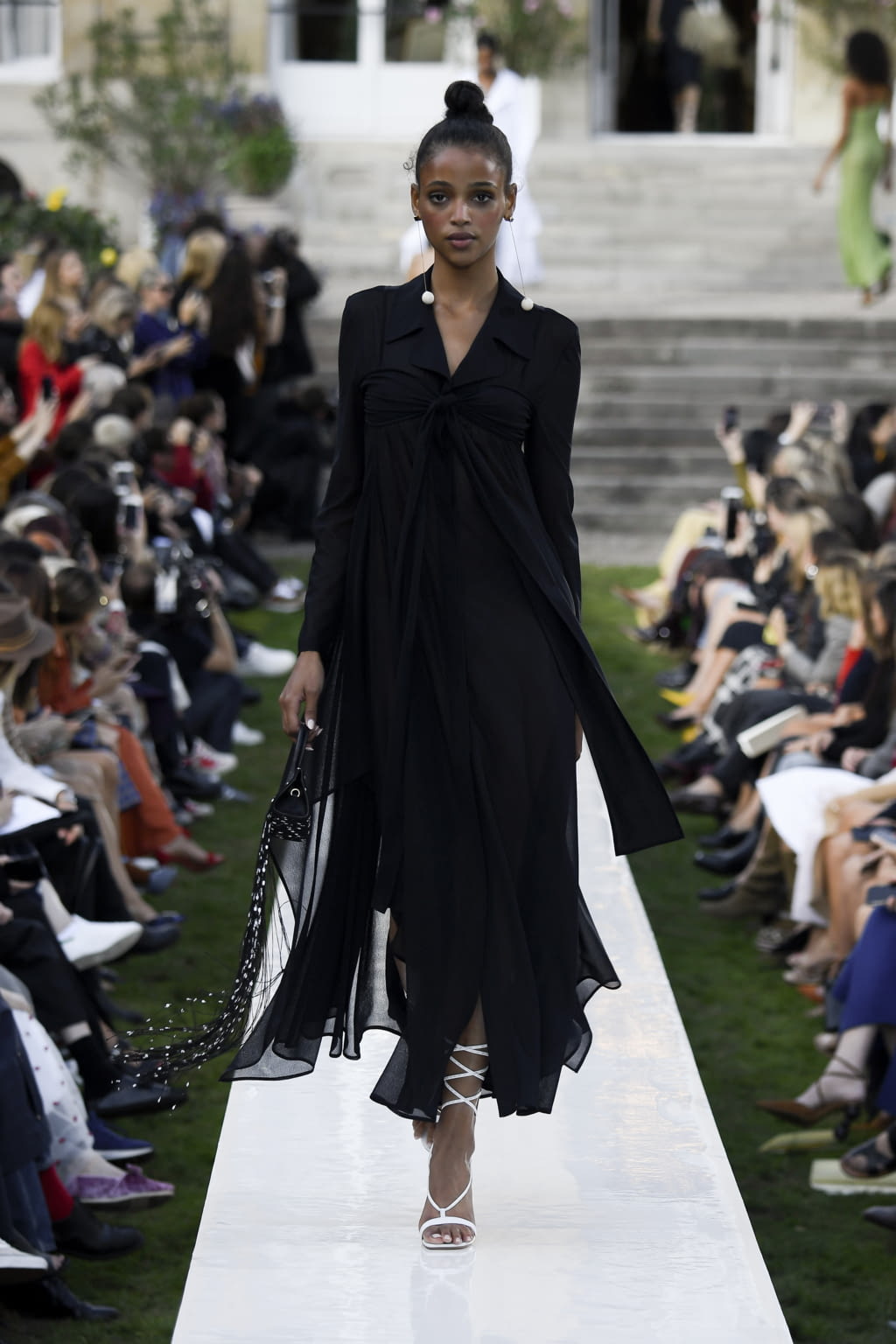 Fashion Week Paris Spring/Summer 2019 look 29 de la collection Jacquemus womenswear