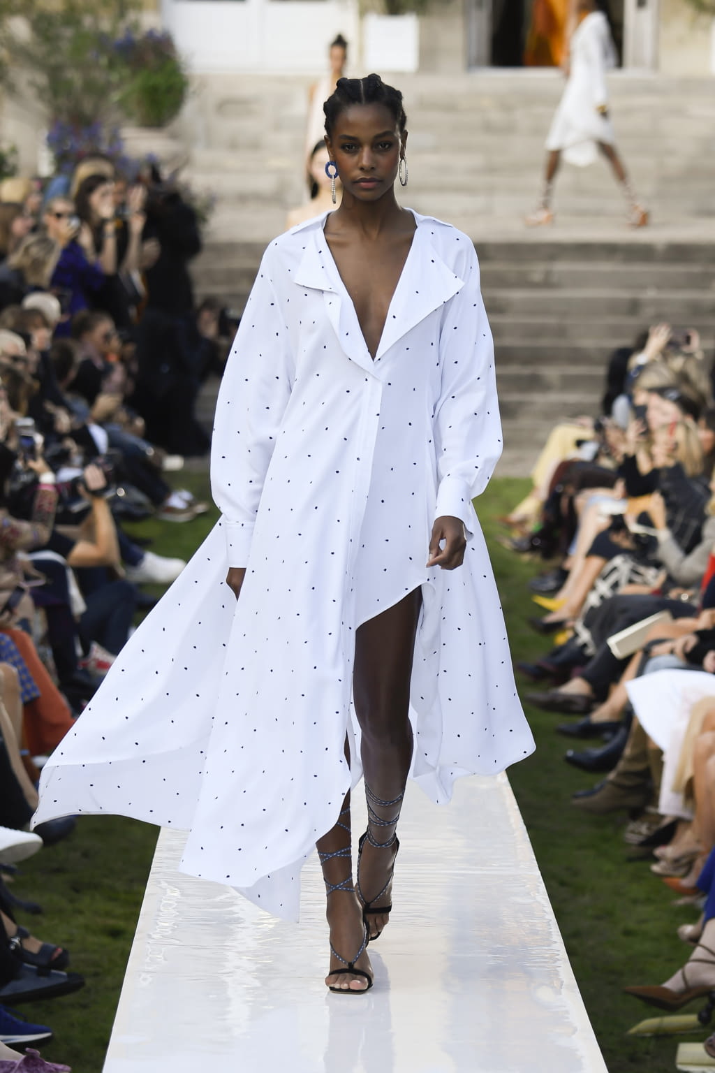 Fashion Week Paris Spring/Summer 2019 look 30 de la collection Jacquemus womenswear