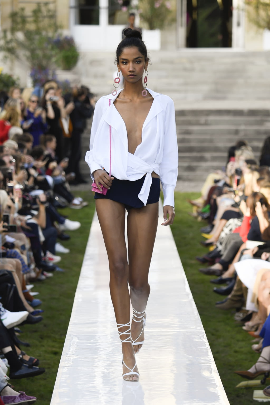 Fashion Week Paris Spring/Summer 2019 look 37 de la collection Jacquemus womenswear