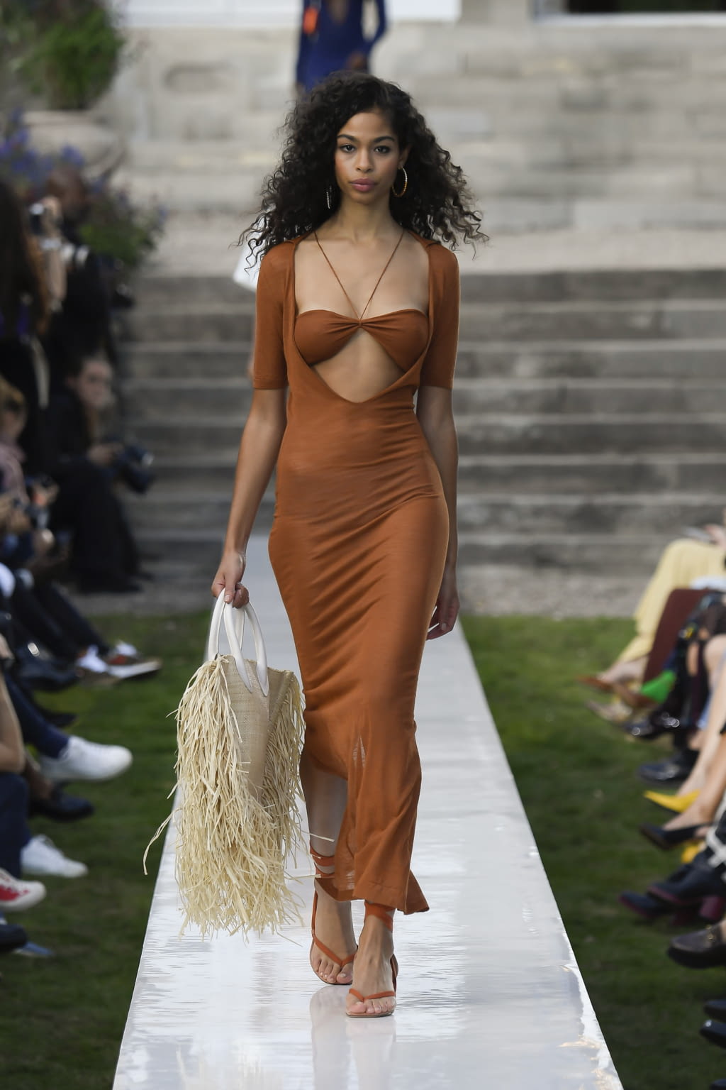 Fashion Week Paris Spring/Summer 2019 look 9 from the Jacquemus collection 女装