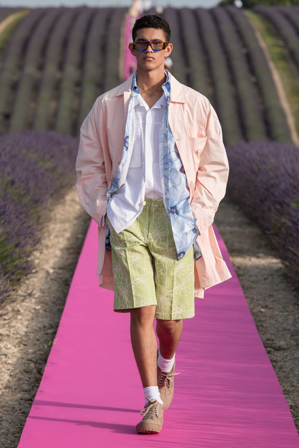 Fashion Week Paris Spring/Summer 2020 look 2 from the Jacquemus collection womenswear