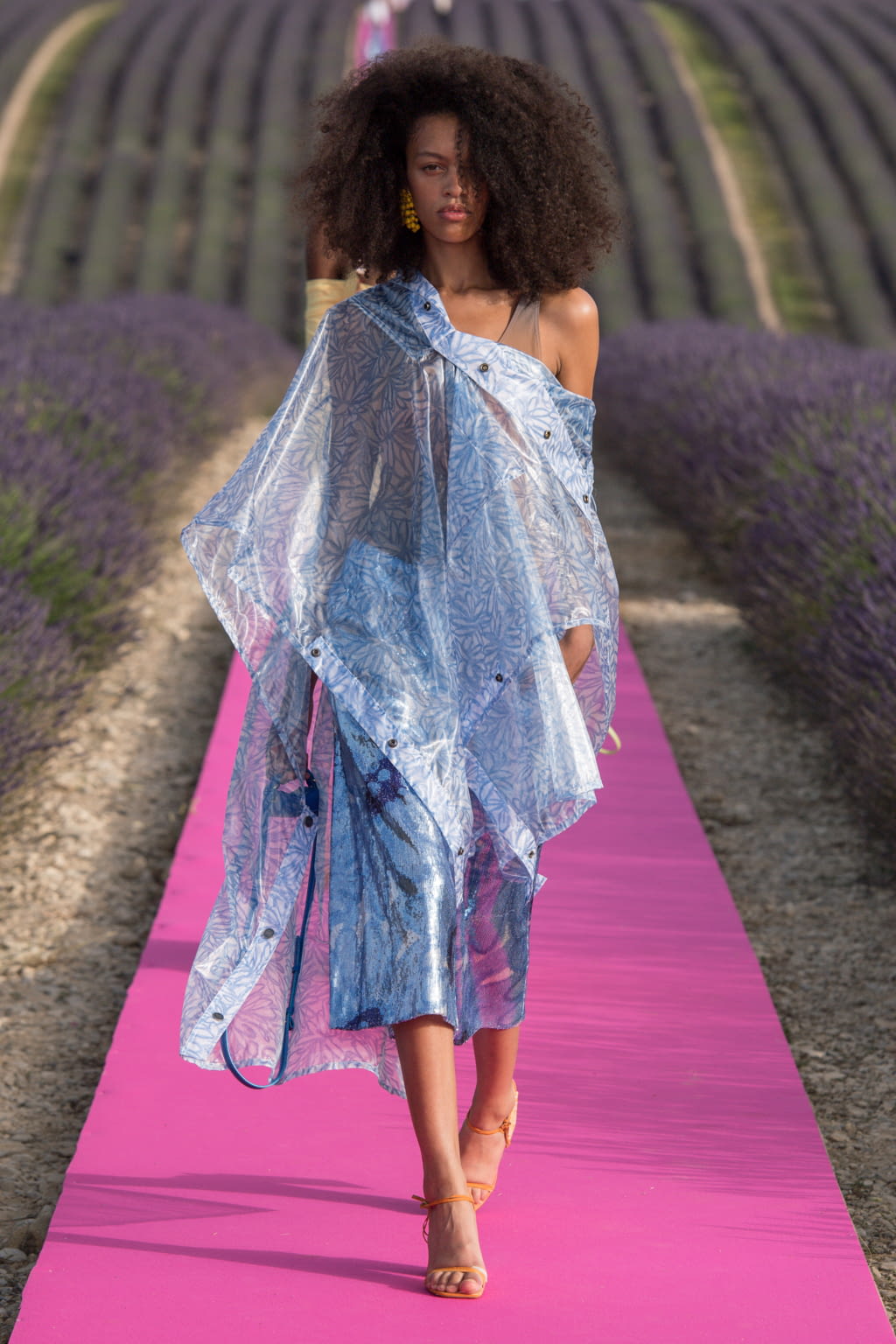 Fashion Week Paris Spring/Summer 2020 look 8 de la collection Jacquemus womenswear