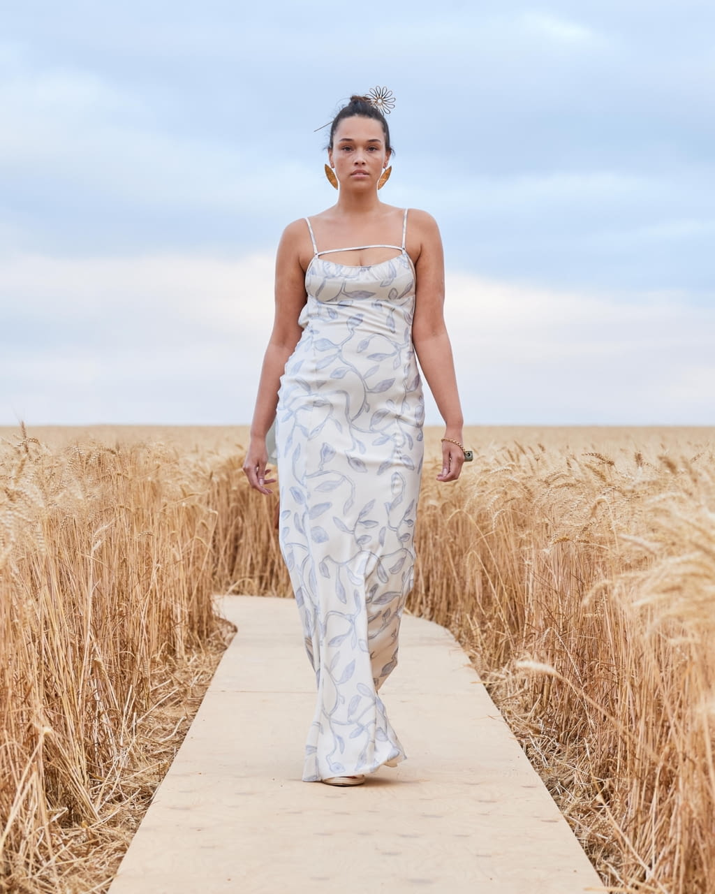 Fashion Week Paris Spring/Summer 2021 look 27 from the Jacquemus collection womenswear