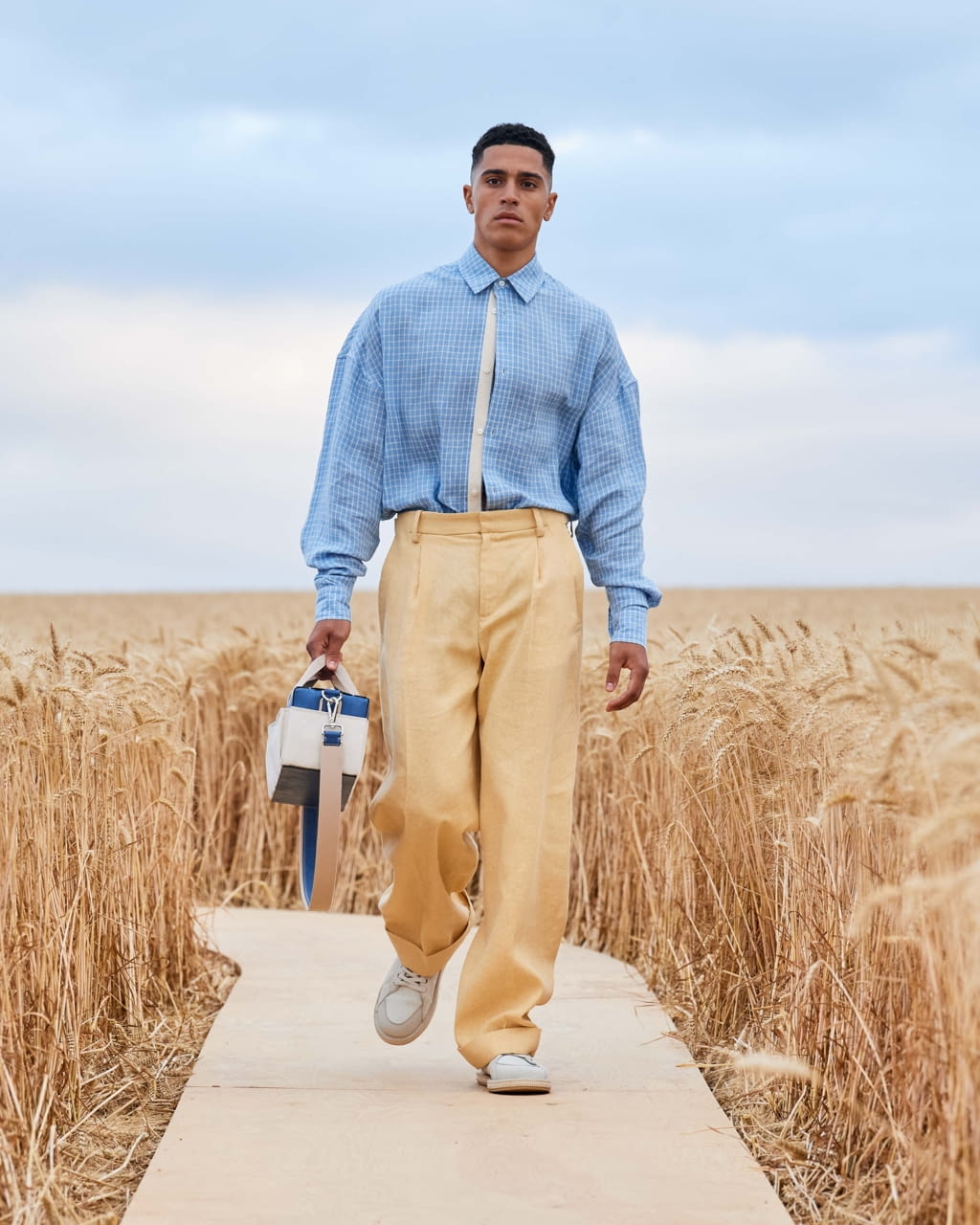 Fashion Week Paris Spring/Summer 2021 look 37 from the Jacquemus collection womenswear