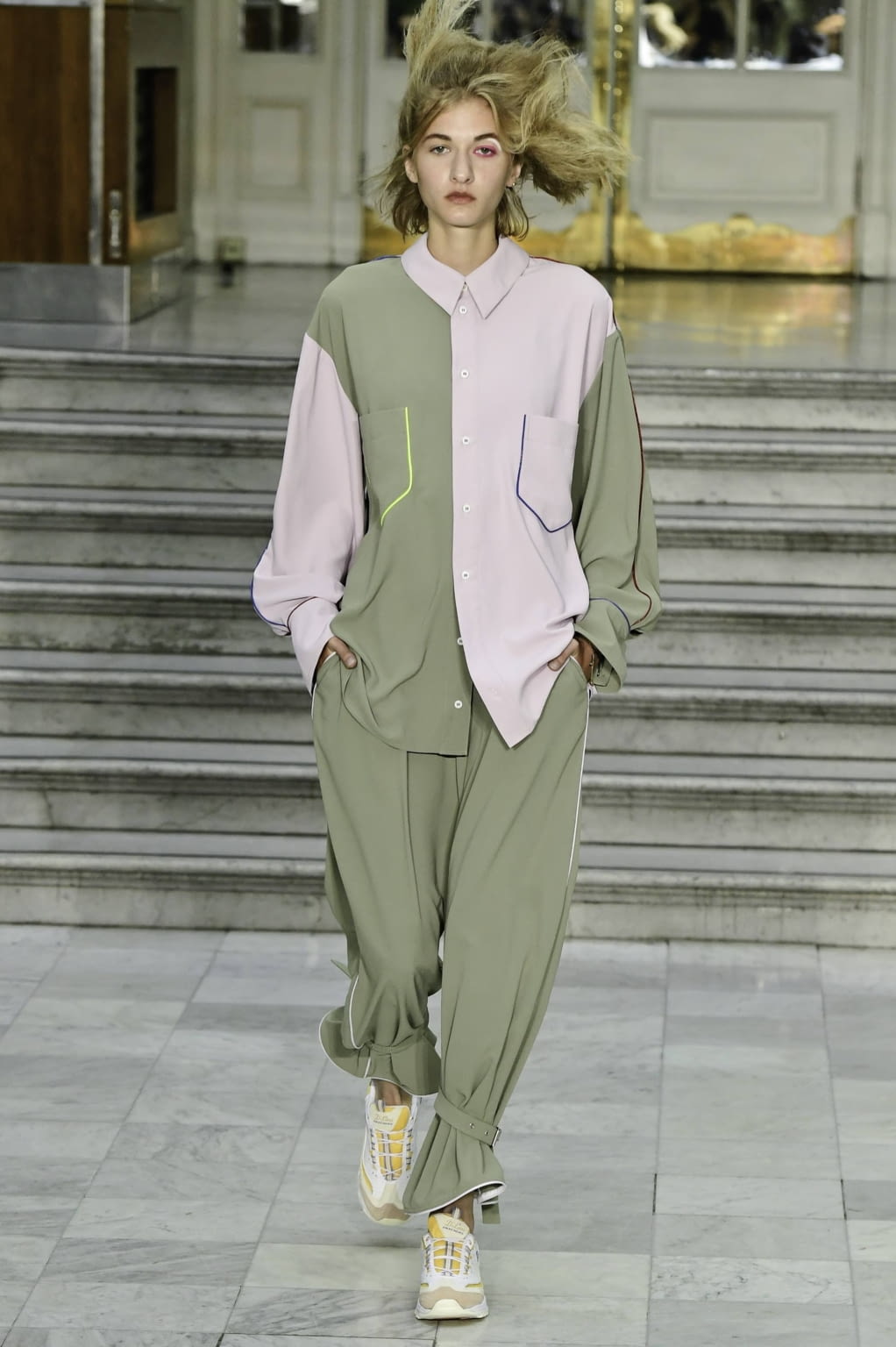 Fashion Week London Spring/Summer 2020 look 4 from the Jamie Wei Huang collection 女装