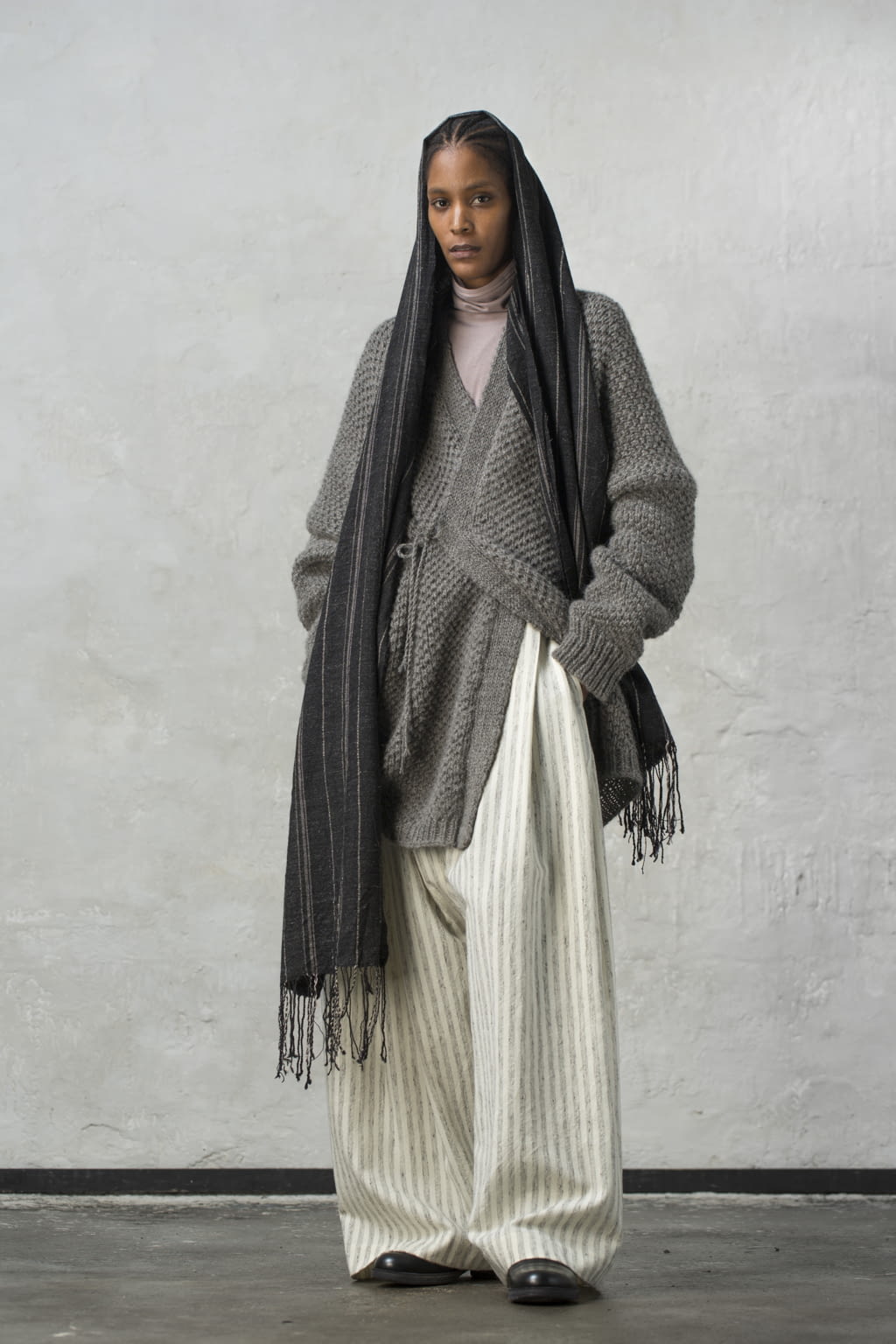 Fashion Week Paris Fall/Winter 2022 look 6 de la collection Jan-Jan Van Essche menswear