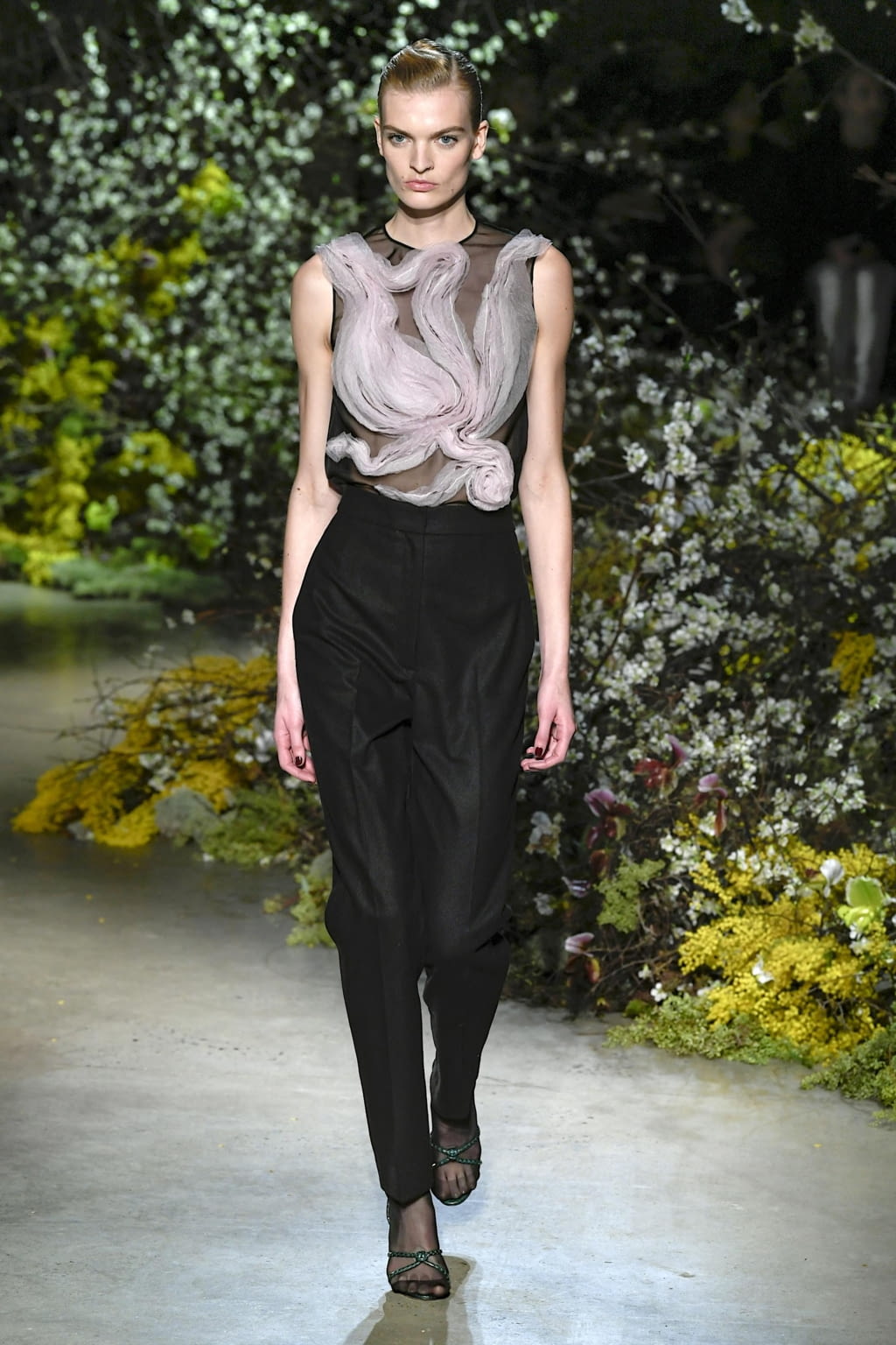 Fashion Week New York Fall/Winter 2020 look 20 from the Jason Wu collection 女装