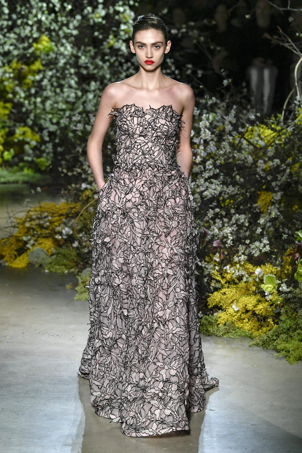 Fashion Week New York Fall/Winter 2020 look 23 from the Jason Wu collection 女装