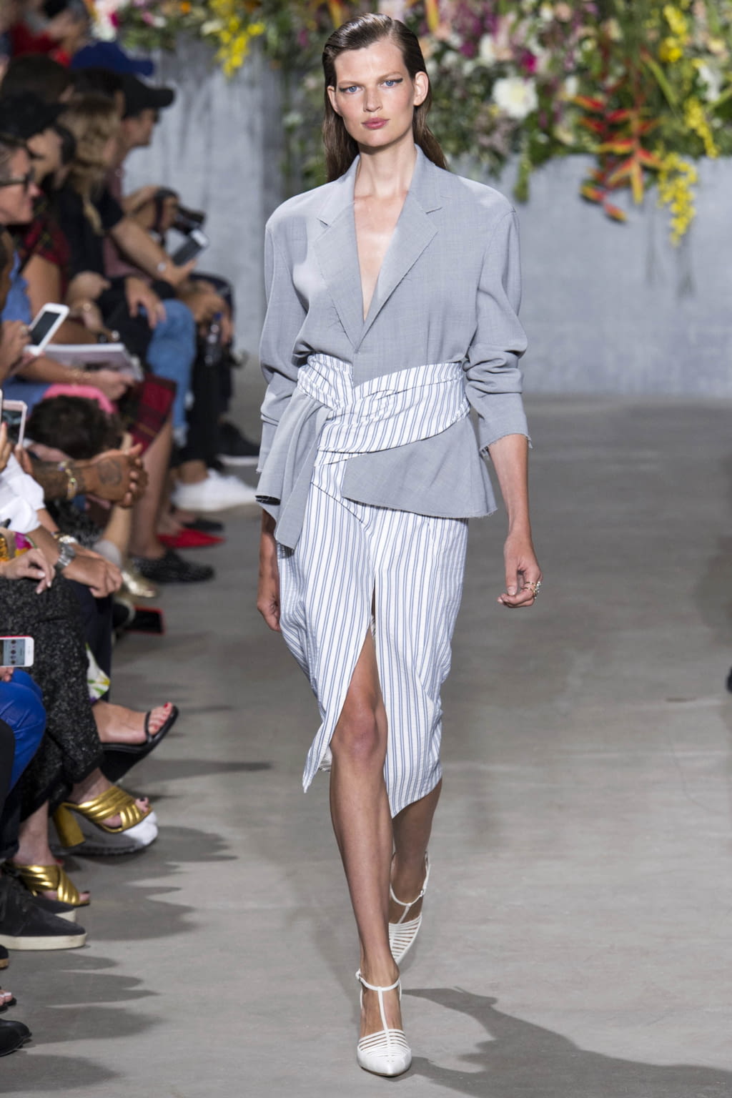 Fashion Week New York Spring/Summer 2018 look 9 from the Jason Wu collection womenswear