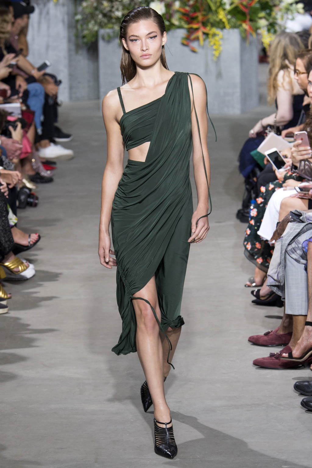 Fashion Week New York Spring/Summer 2018 look 19 from the Jason Wu collection womenswear