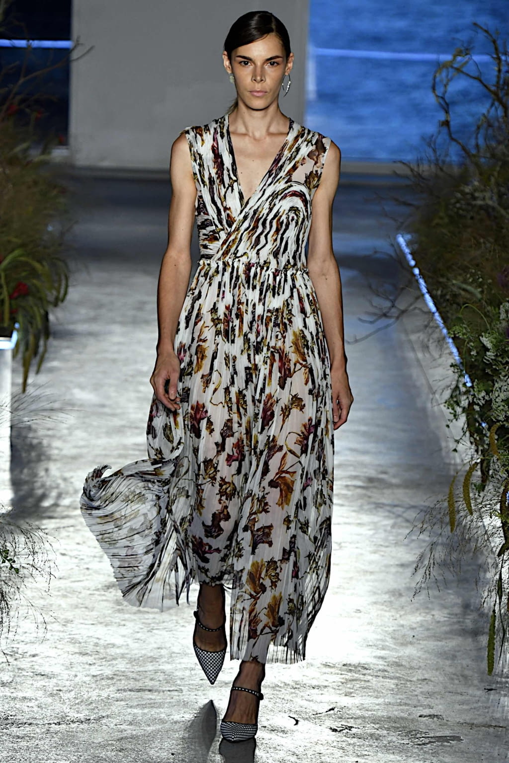 Fashion Week New York Spring/Summer 2020 look 6 de la collection Jason Wu womenswear