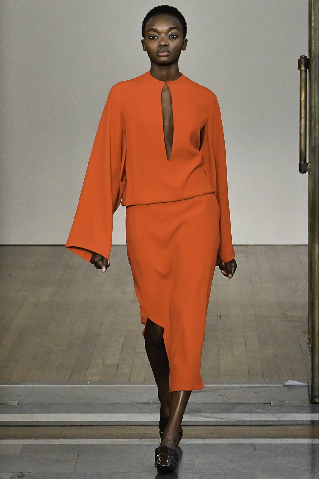 Fashion Week London Fall/Winter 2019 look 16 from the Jasper Conran collection 女装