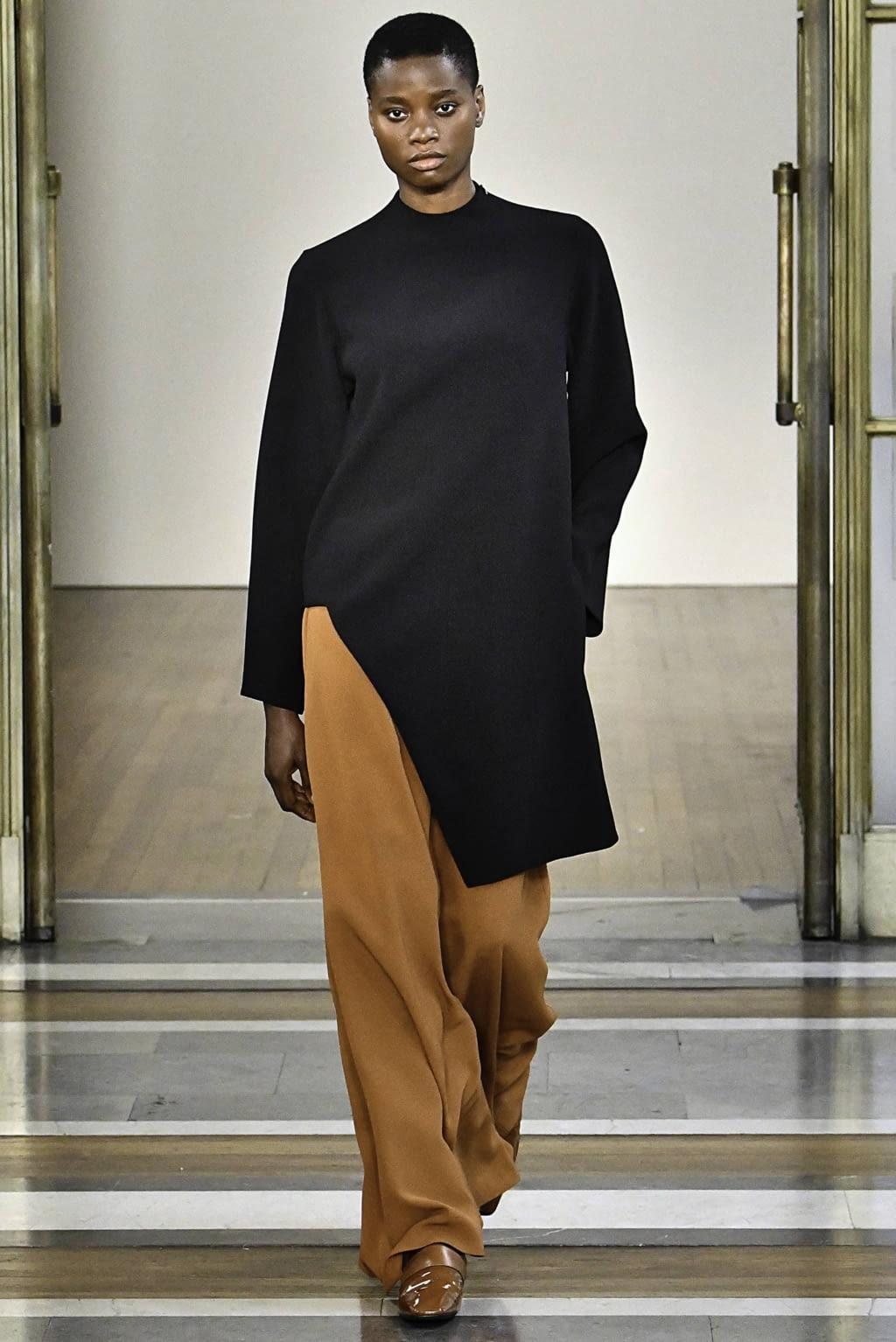 Fashion Week London Fall/Winter 2019 look 22 from the Jasper Conran collection 女装