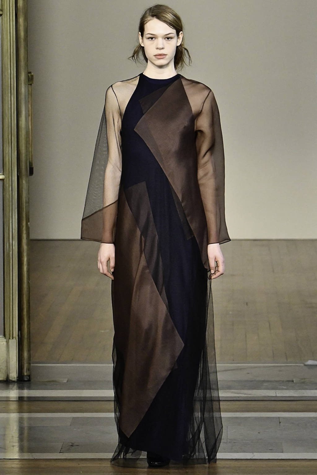 Fashion Week London Fall/Winter 2019 look 29 from the Jasper Conran collection 女装