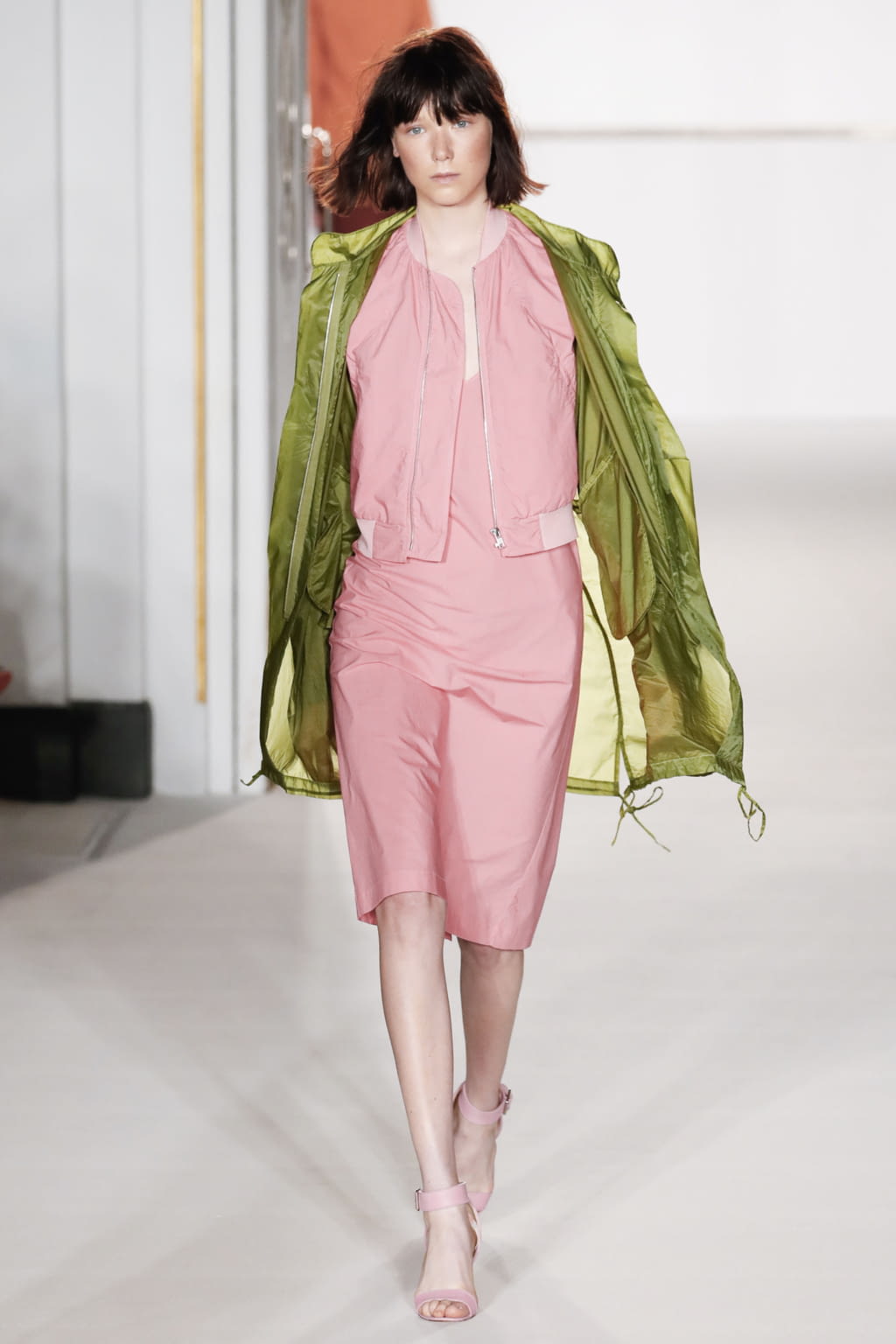 Fashion Week London Spring/Summer 2018 look 28 from the Jasper Conran collection 女装