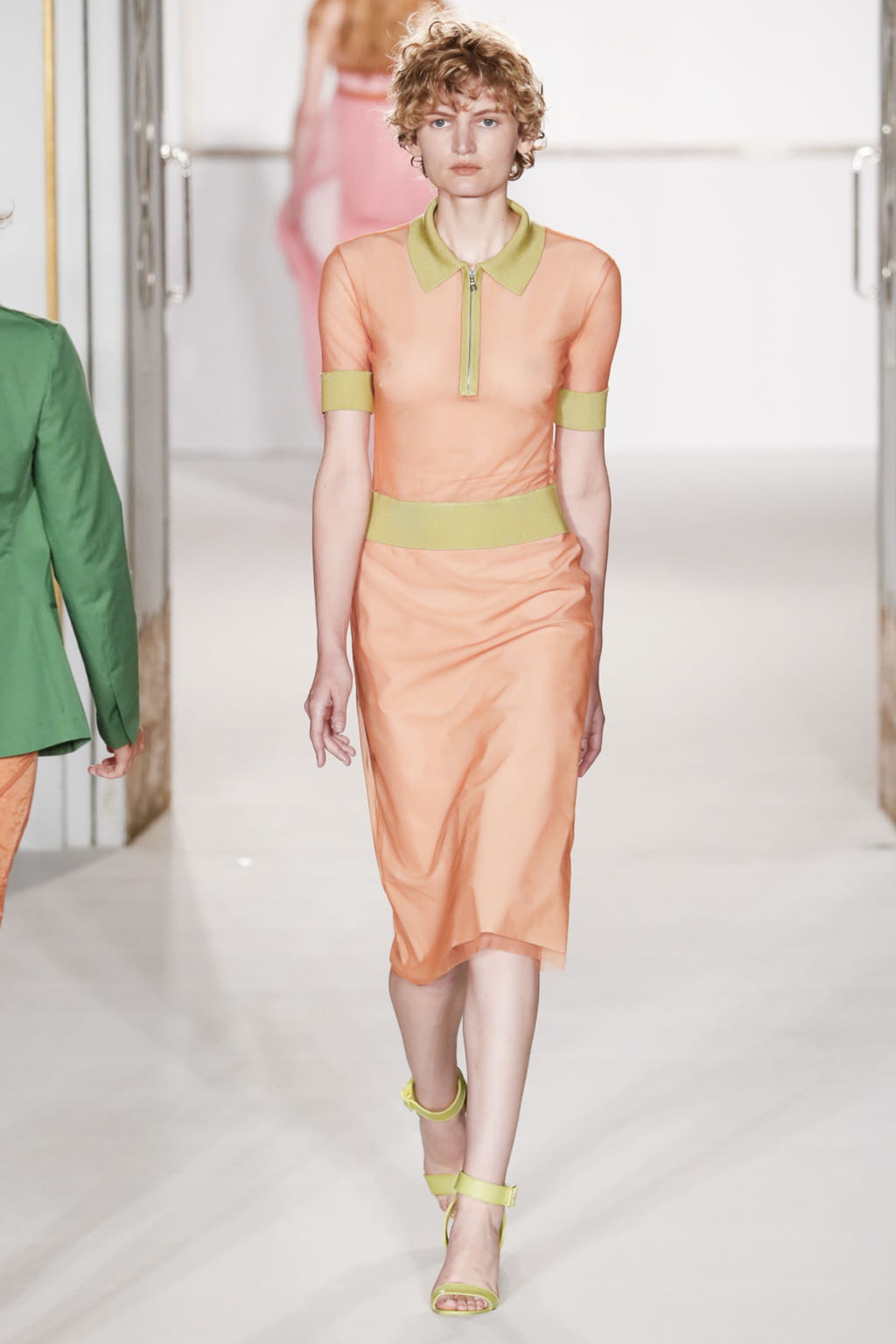 Fashion Week London Spring/Summer 2018 look 40 from the Jasper Conran collection 女装